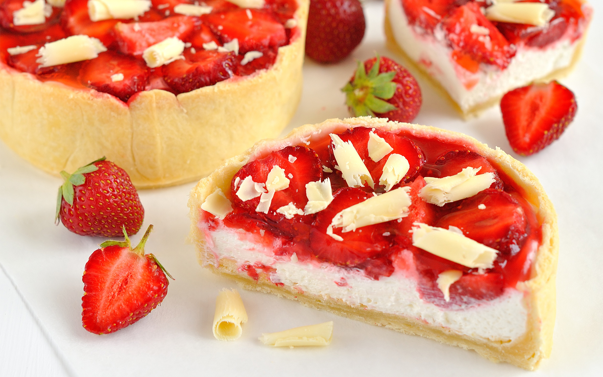 Dessert strawberry tarts, Cream and berries, Wallpaper 126148, Irresistibly sweet and tangy, 1920x1200 HD Desktop