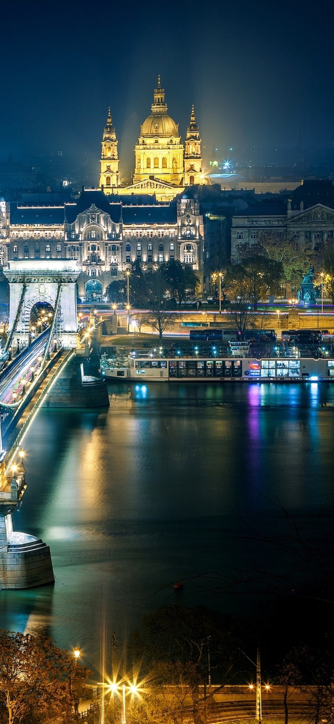 Hungary travels, Budapest at night, 1170x2540 HD Phone