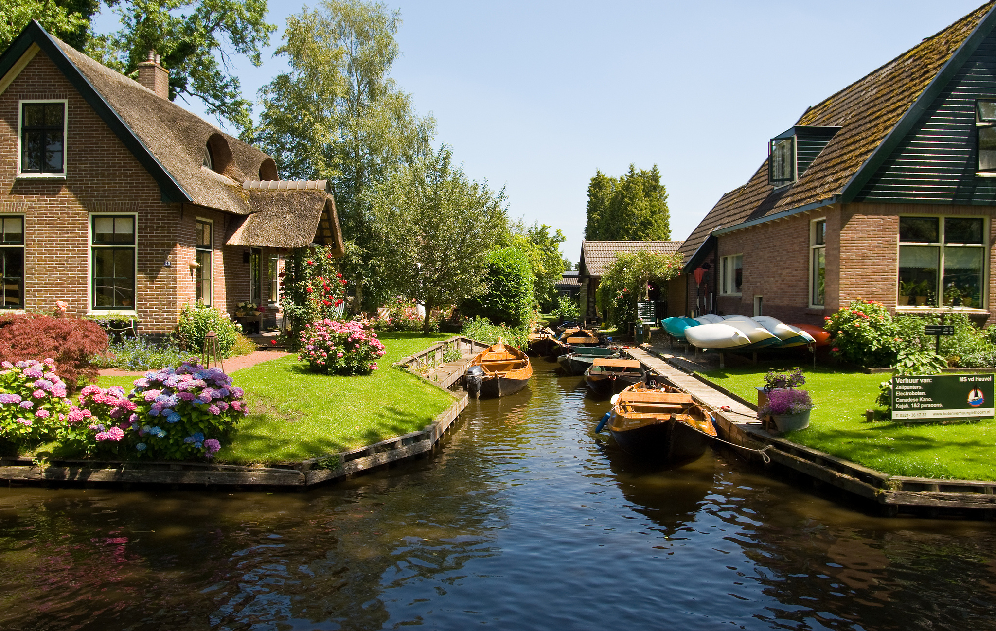 Venice of the North, Giethoorn, No roads, 2050x1300 HD Desktop