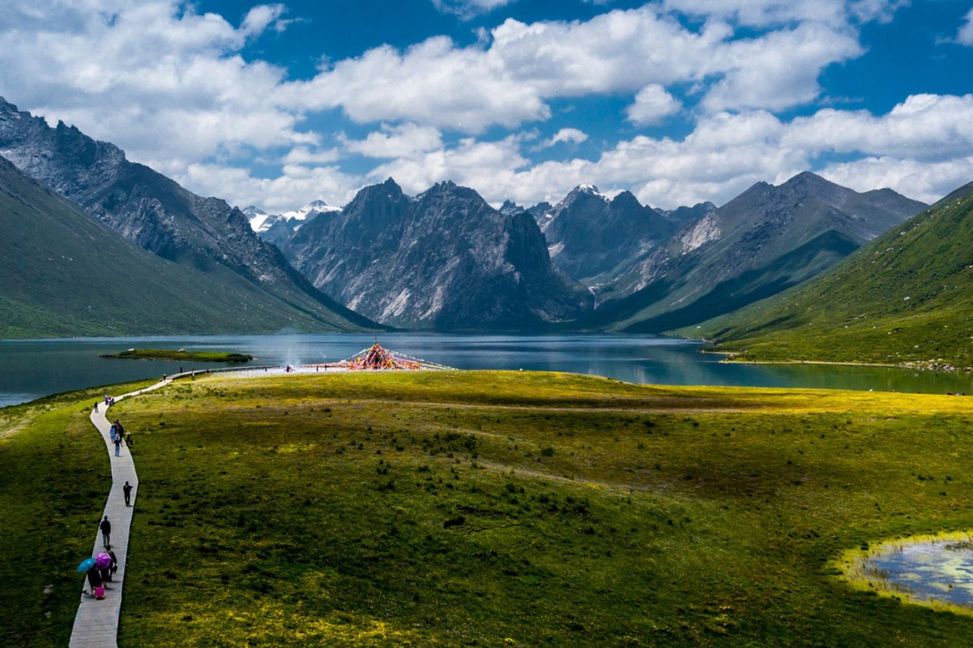 Bayan Har Mountains, Beautiful scenery of China, Inews clocked in, 1920x1280 HD Desktop