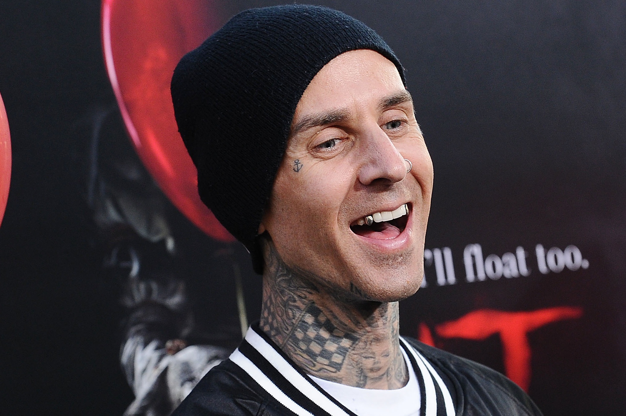 Travis Barker, Considers air travel, Deadly plane crash, 2010x1340 HD Desktop