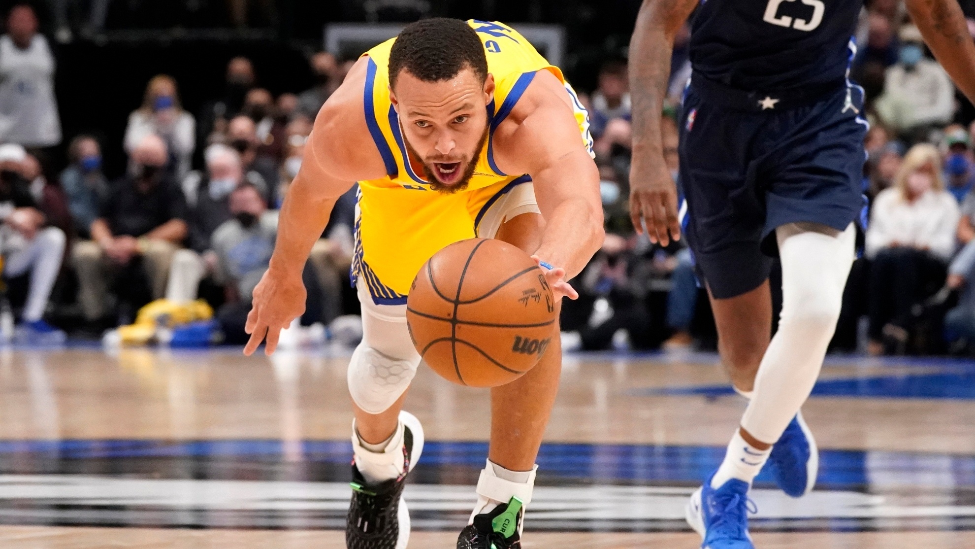 Mavericks vs Warriors, Stephen Curry Wallpaper, 1980x1120 HD Desktop