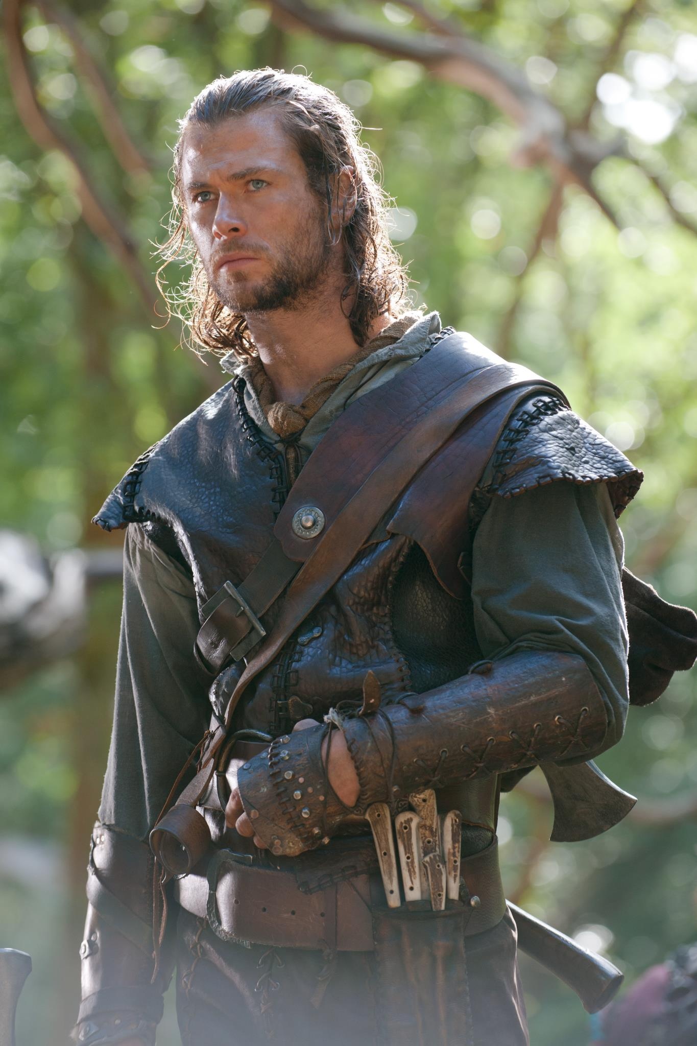 Chris Hemsworth, Huntsman, Snow White and the Huntsman, Movie stills, 1370x2050 HD Phone