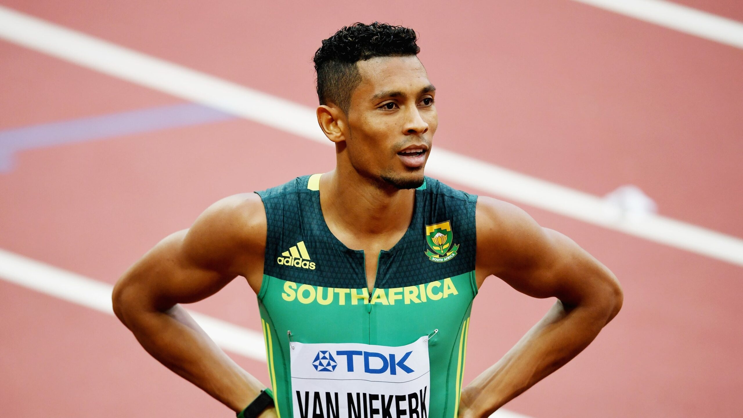 Wayde van Niekerk, Baby boy, Track star, 2560x1440 HD Desktop