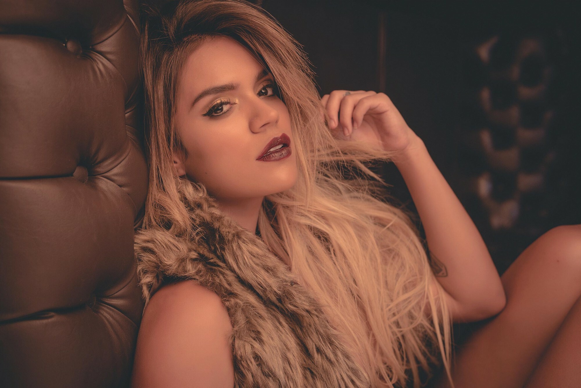 Karol G HD wallpaper, Music artist, Vibrant visuals, Energetic performances, 2000x1340 HD Desktop