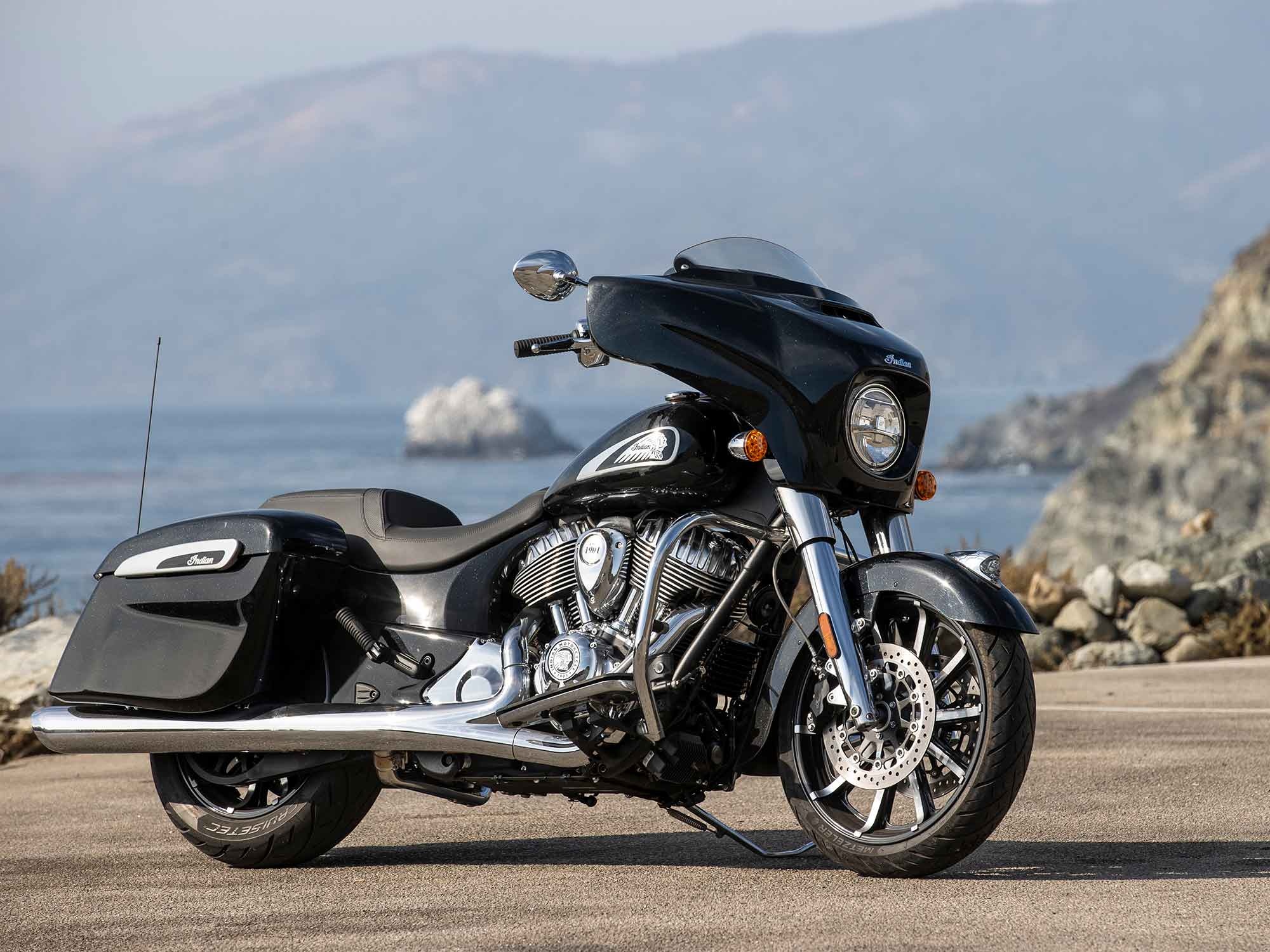 Indian Chieftain Limited, Harley Davidson Street Glide Special, BMW R 18 B, 2000x1500 HD Desktop