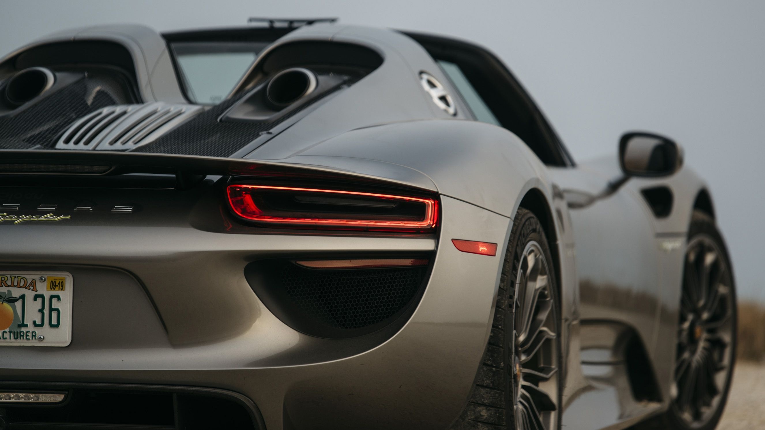 Porsche 918 Spyder, Top-exit exhaust system, Rear LED taillight, HD Desktop wallpaper