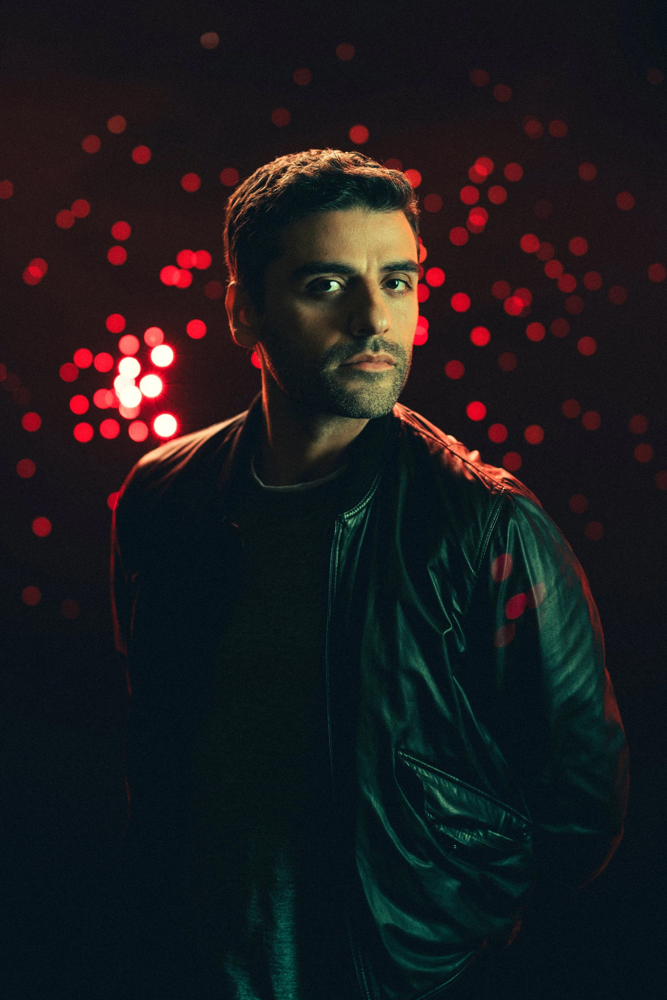 Oscar Isaac, New York Times, Photoshoot, 2017, 1370x2050 HD Phone