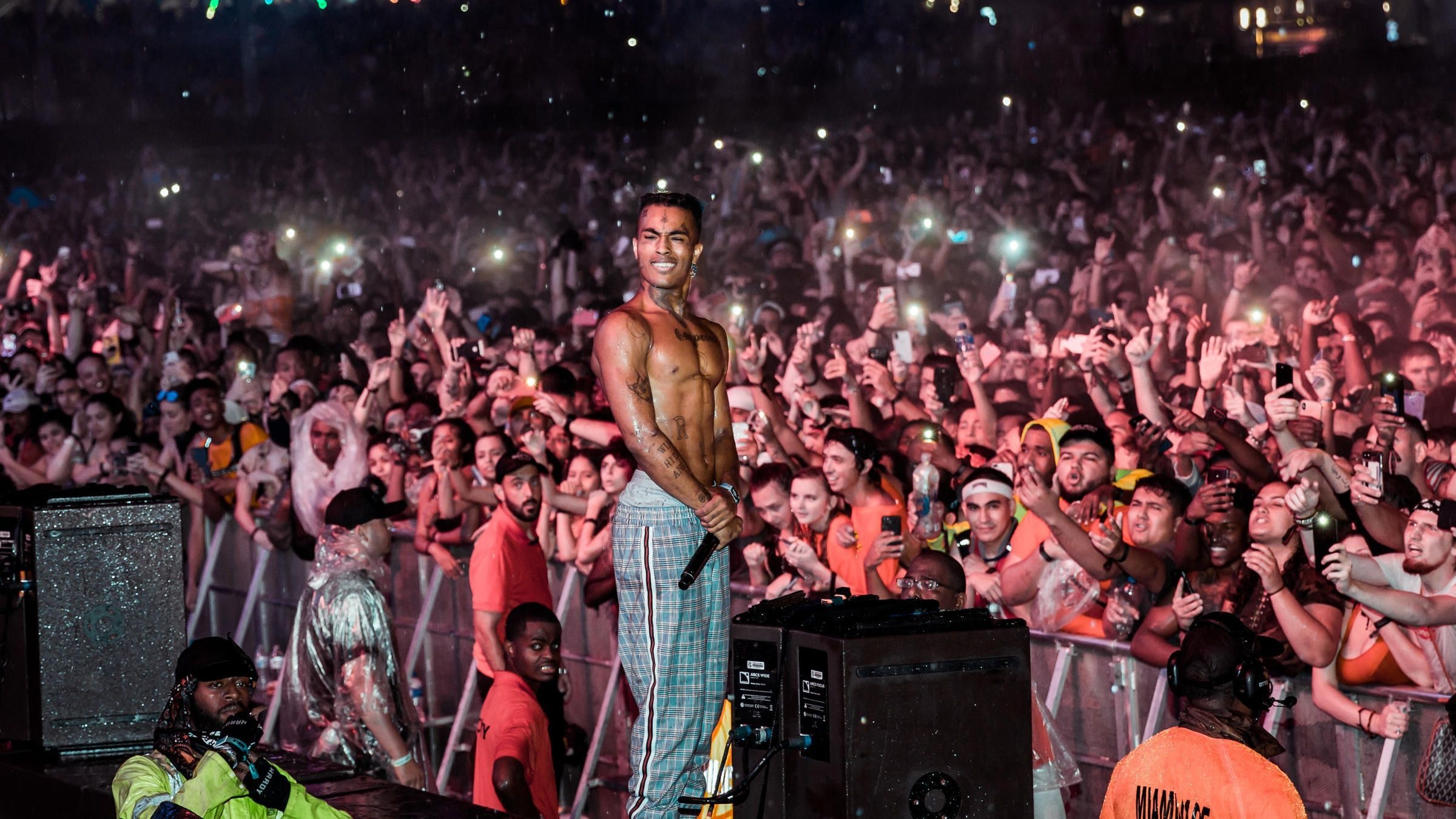 Concert, XXXTentacion, Captivating performance, Rap, 2400x1350 HD Desktop