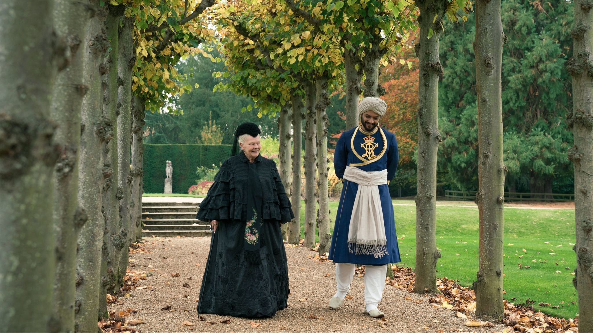 Victoria And Abdul, Royal friendship, Based on true story, Cross-cultural bond, 2050x1160 HD Desktop