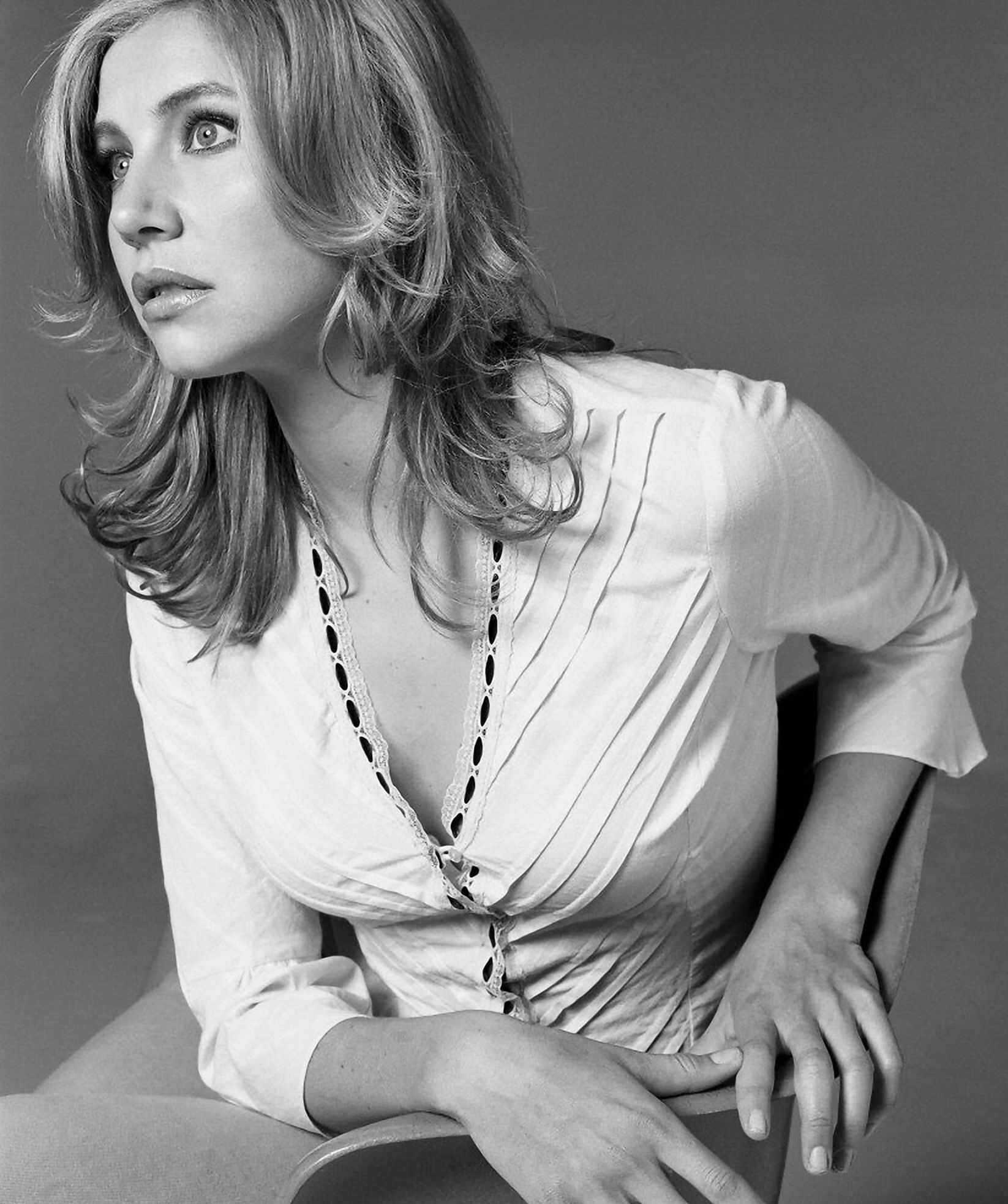 Sarah Chalke's photo collection, Imgur album dedicated, Candid moments, 1650x1970 HD Phone