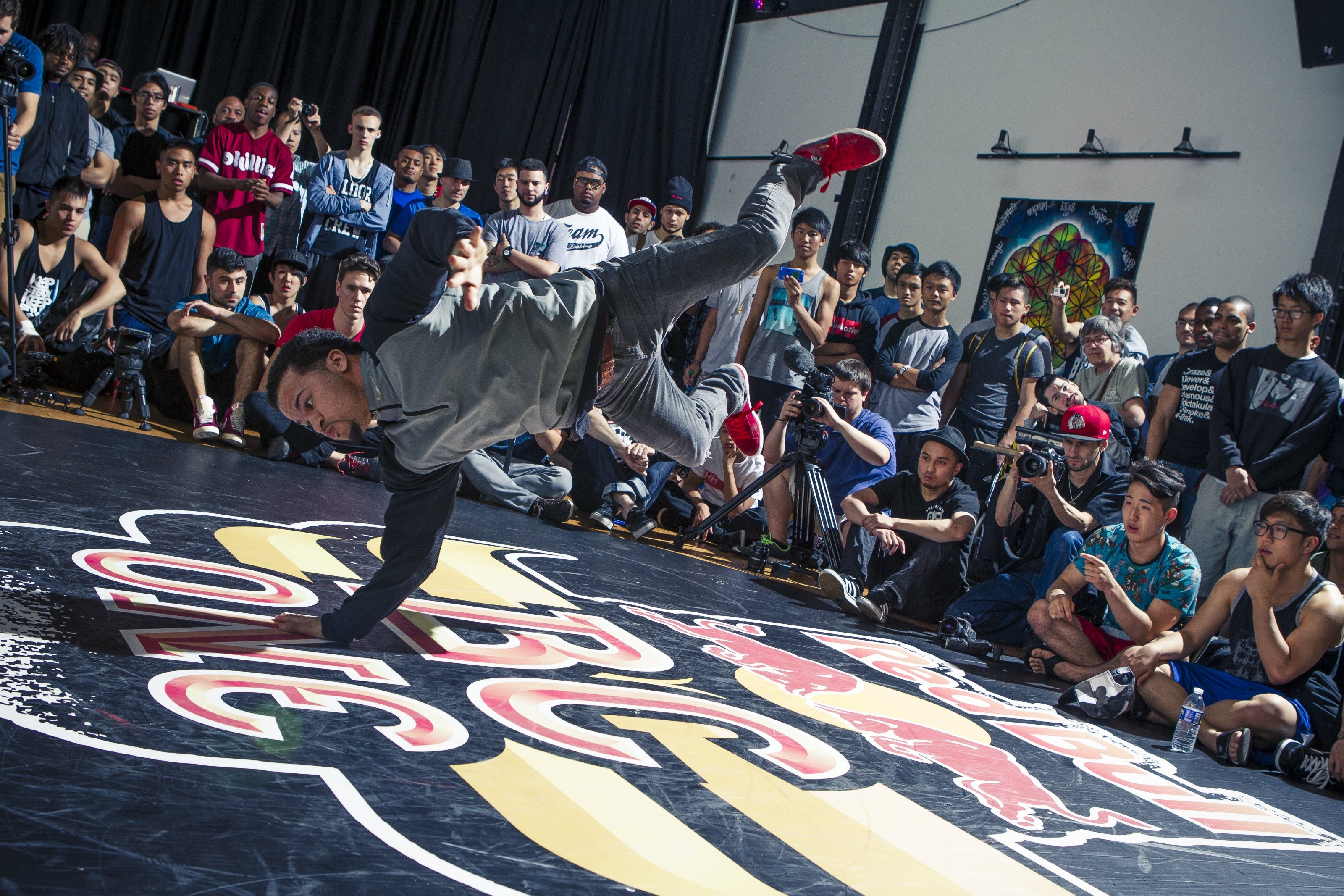 Breakdancing competition in Philadelphia, Exciting event announcement, Spectators and participants welcome, Showcase of talent, 3200x2140 HD Desktop