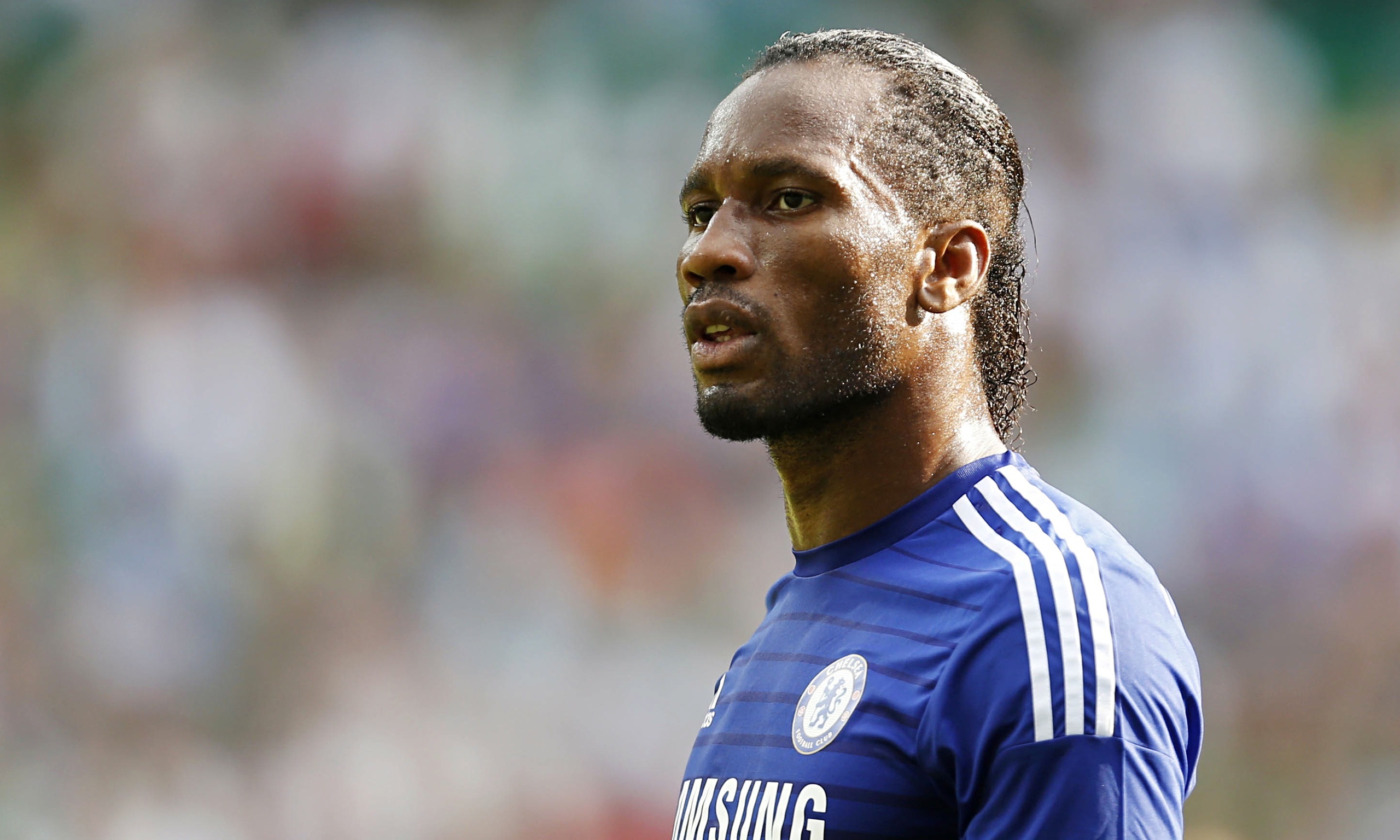 Didier Drogba HD wallpapers, Football icon, Striker extraordinaire, Dynamic athlete, 2560x1540 HD Desktop