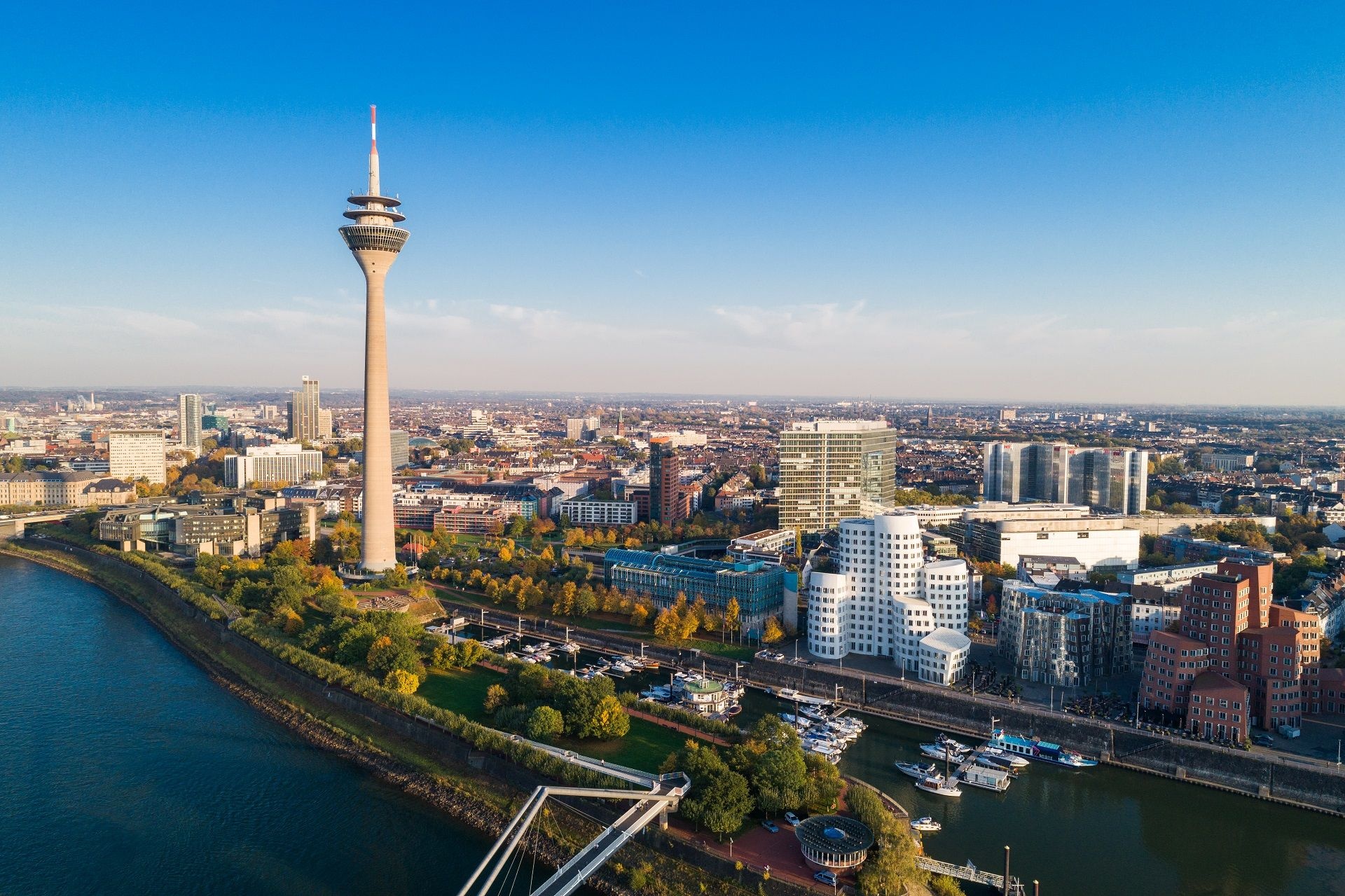 Dusseldorf Skyline, Urban beauty, Discover Dusseldorf, A city's charm, 1920x1280 HD Desktop