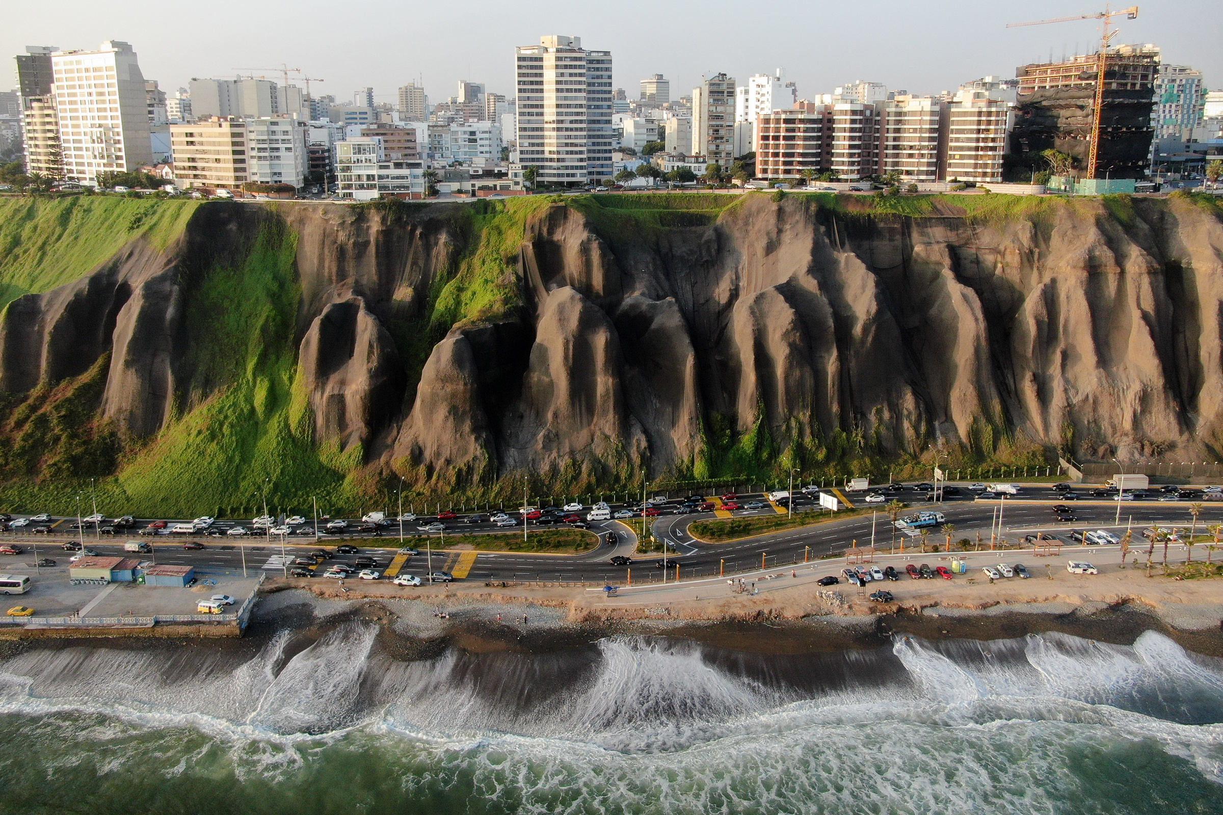 Lima, Peru, Konflikt volumen cabrio, Peruvian music sensation, 2400x1600 HD Desktop