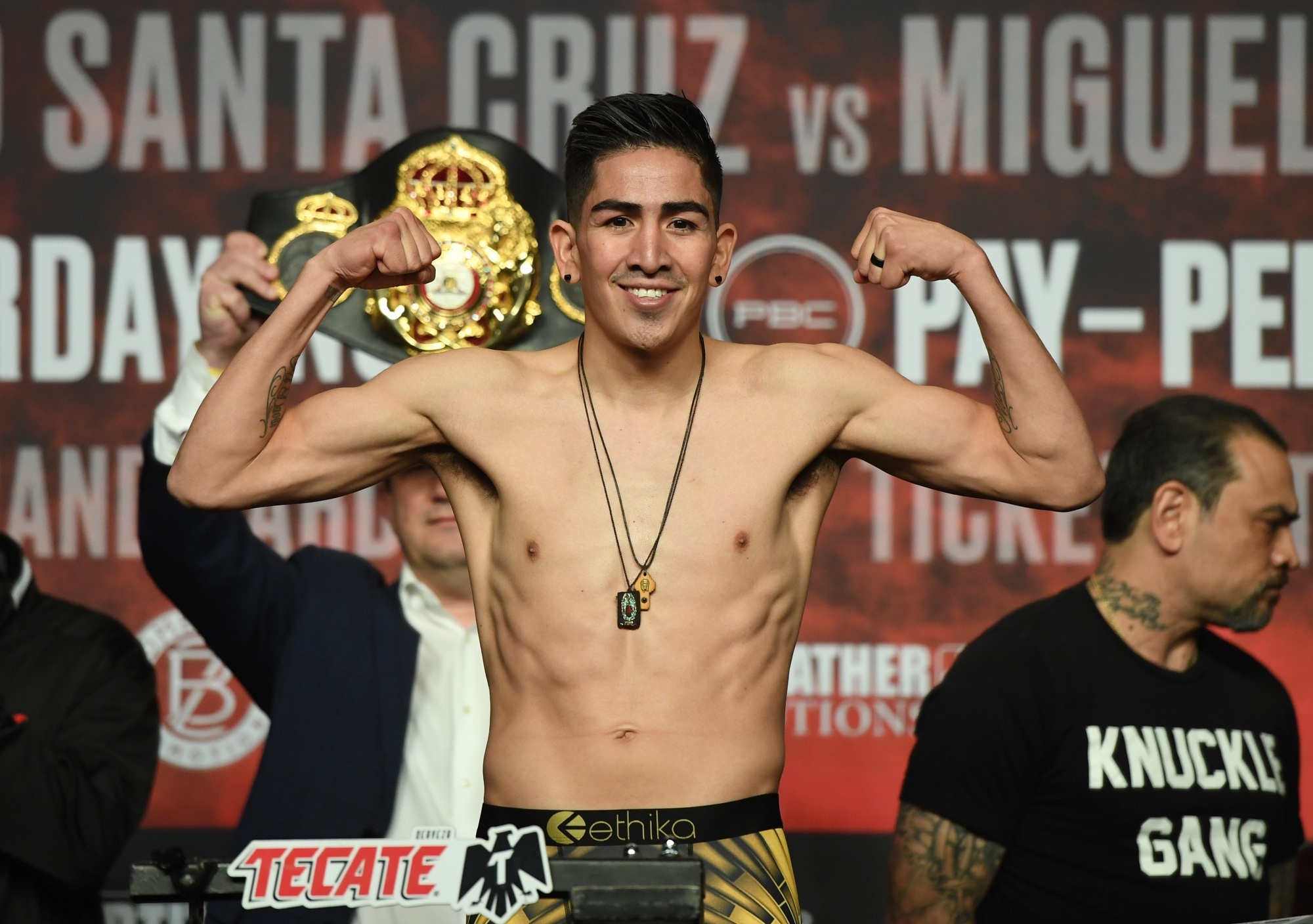 Leo Santa Cruz, Ready to climb, Back into unkind, Unkind ring Press Enterprise, 2000x1410 HD Desktop