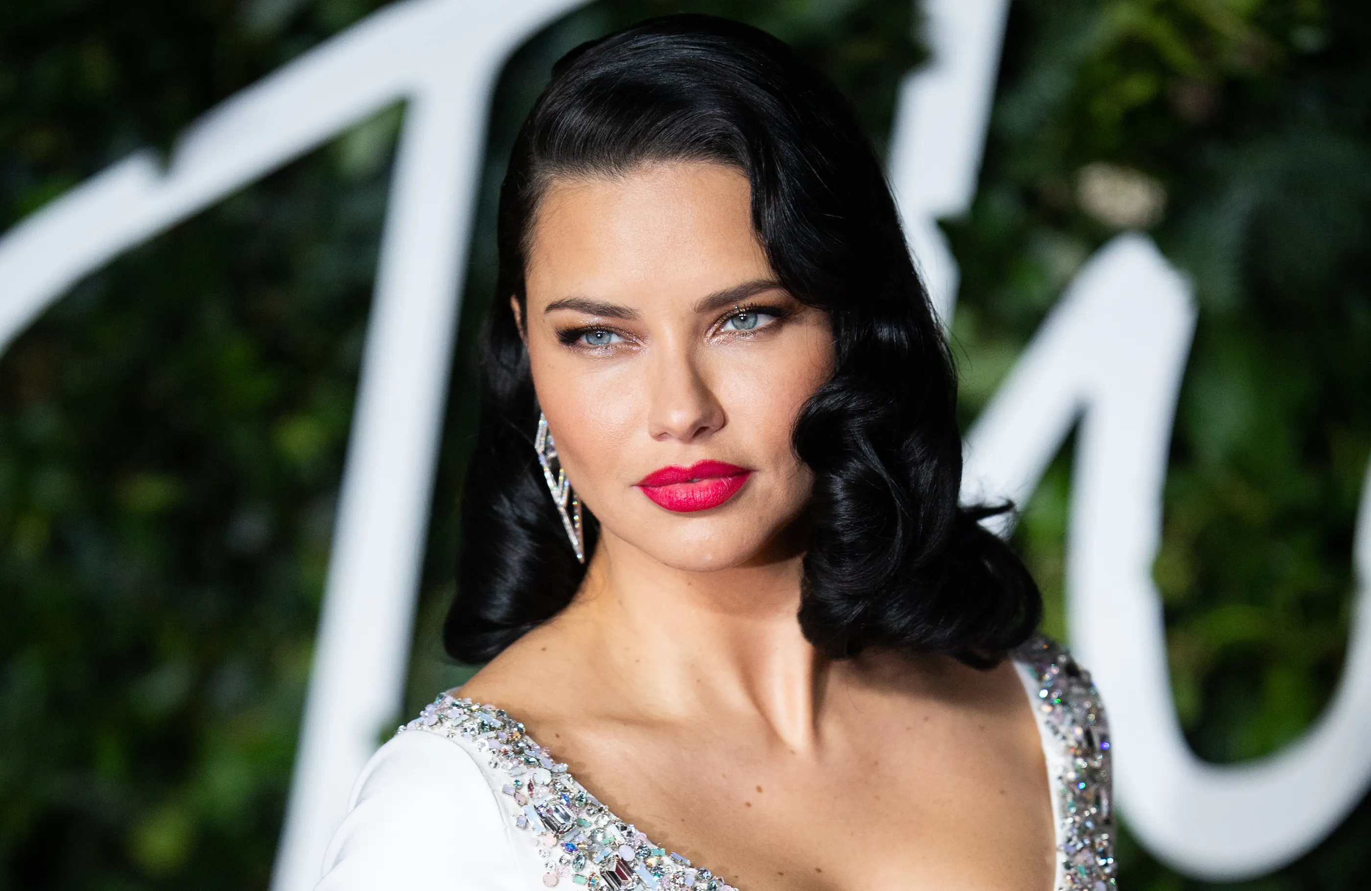 Adriana Lima, Expecting third child, New chapter of motherhood, Love with Andre Lemmers, 2800x1820 HD Desktop