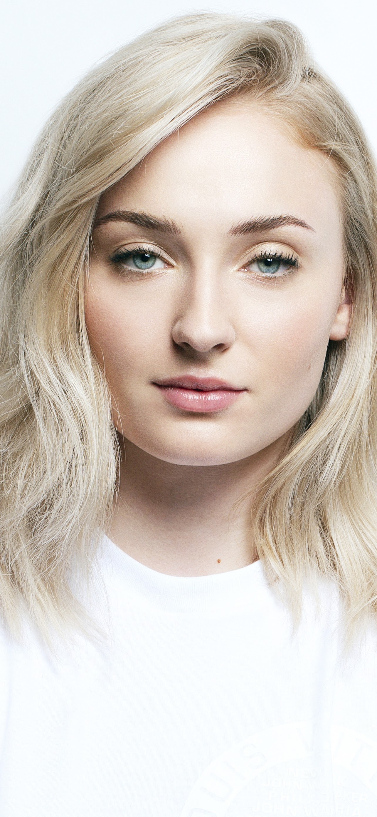 Sophie Turner, Blonde bombshell, iPhone wallpaper, 4K image, 1290x2780 HD Phone