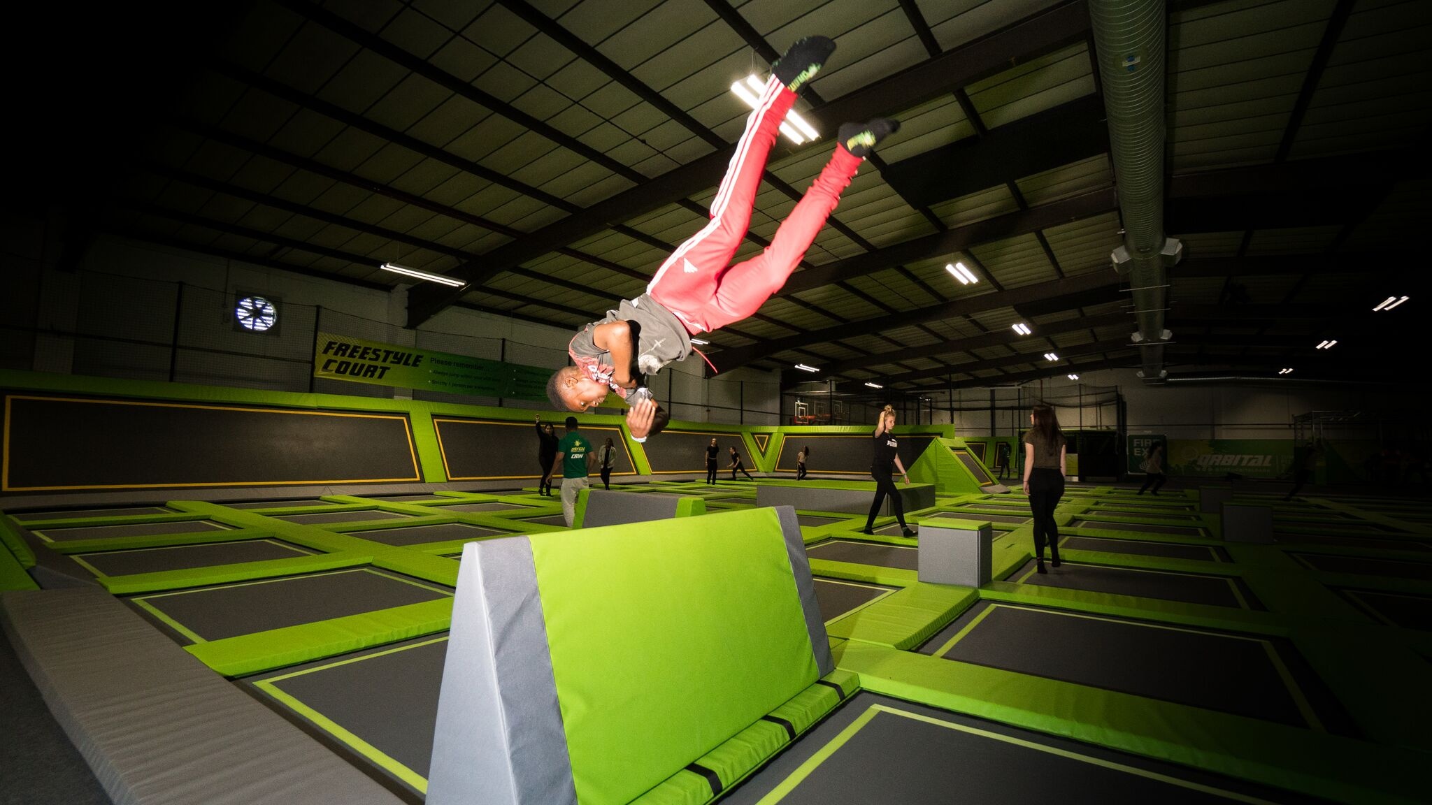 Free trampolining images, Image download, Trampolining, 2050x1160 HD Desktop