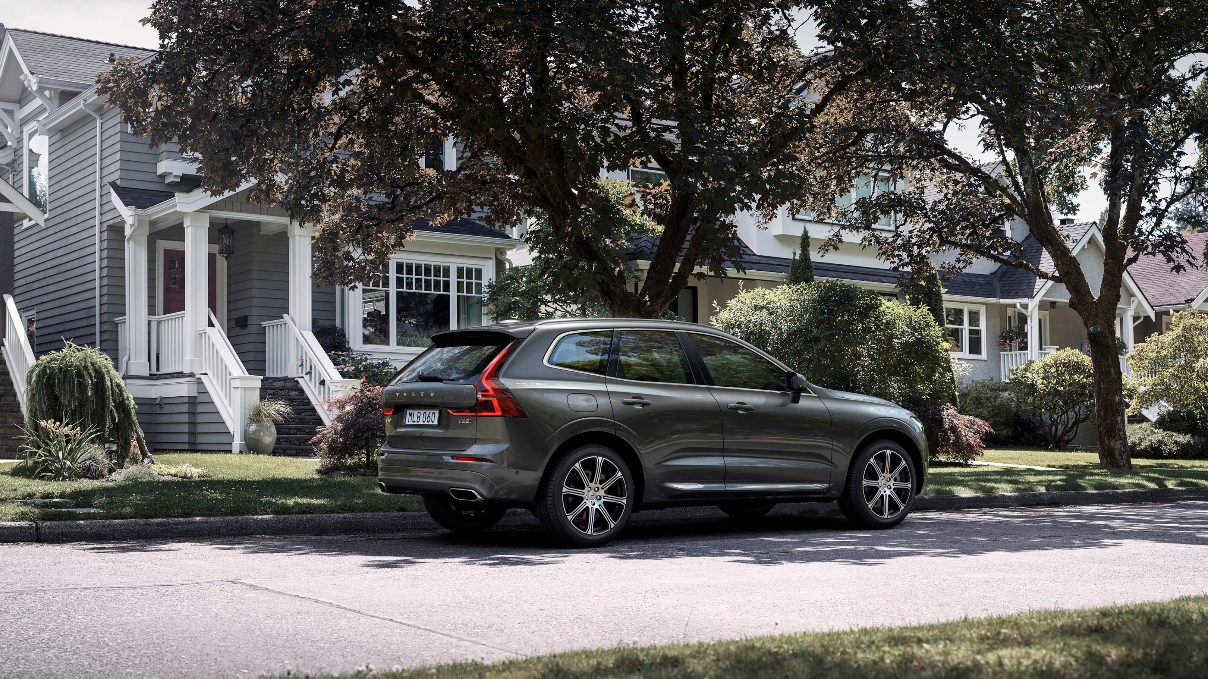 Volvo XC60 Auto, Premium SUV, Elegant design, Intelligent features, 3840x2160 4K Desktop