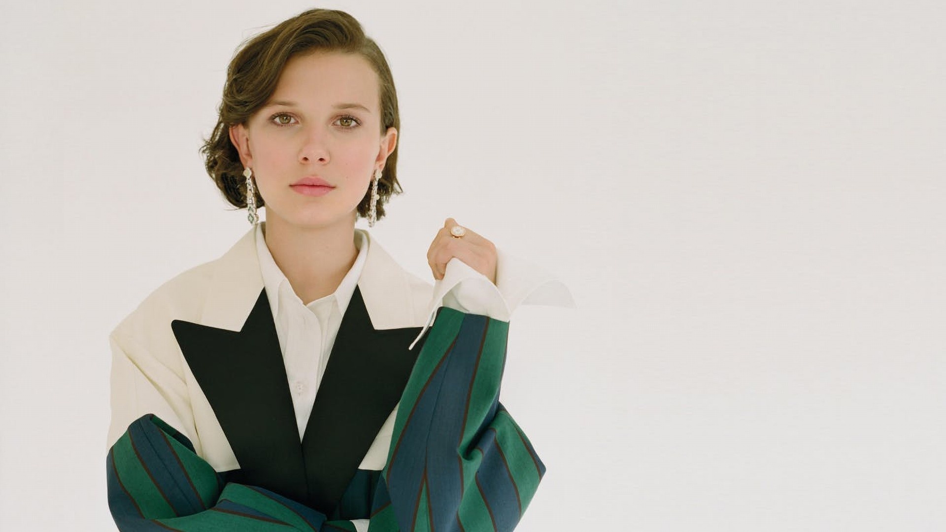 L'officiel 2017, Millie Bobby Brown Wallpaper, 1920x1080 Full HD Desktop