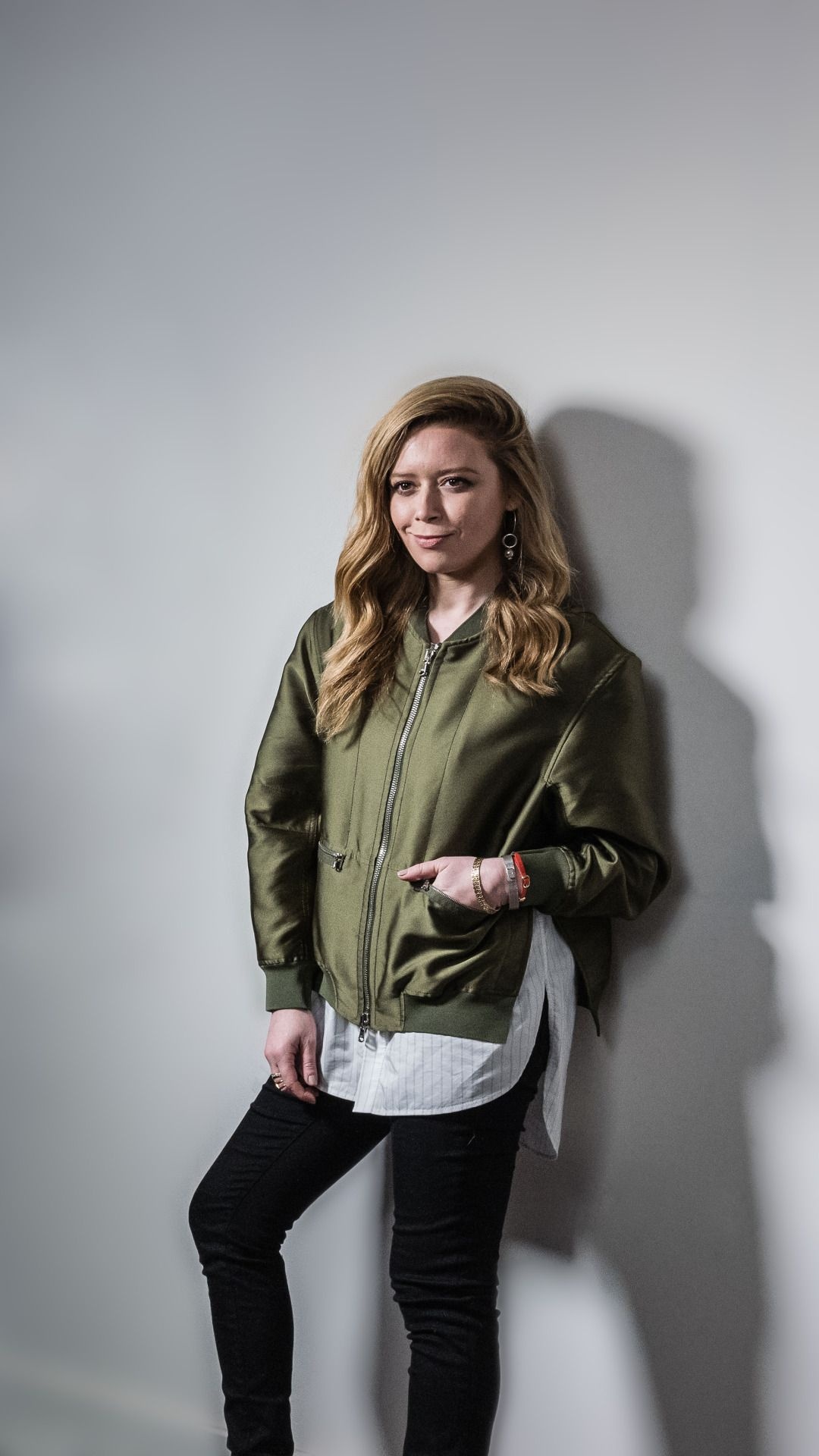 Natasha Lyonne, Talented actress, Career highlights, Natasha's impact, 1080x1920 Full HD Phone