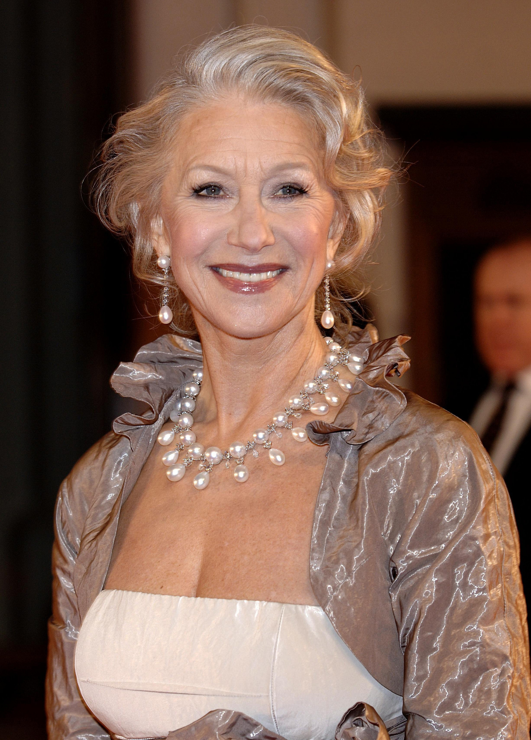 Helen Mirren, 33 wallpapers, Mirren's stunning photos, 1840x2560 HD Phone