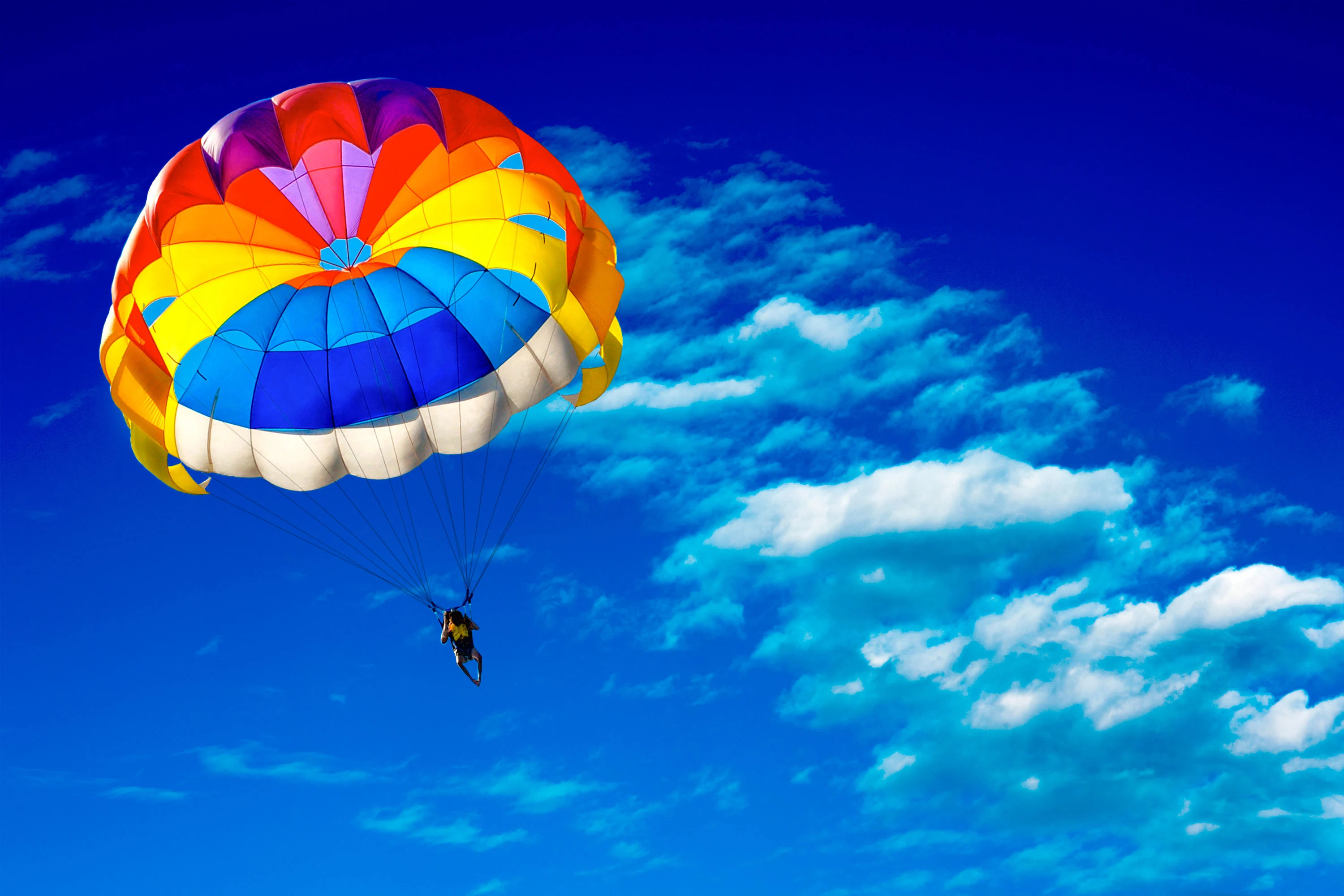 Parachuting, Man hospitalized, Parachute crash, Powerline, 3000x2000 HD Desktop