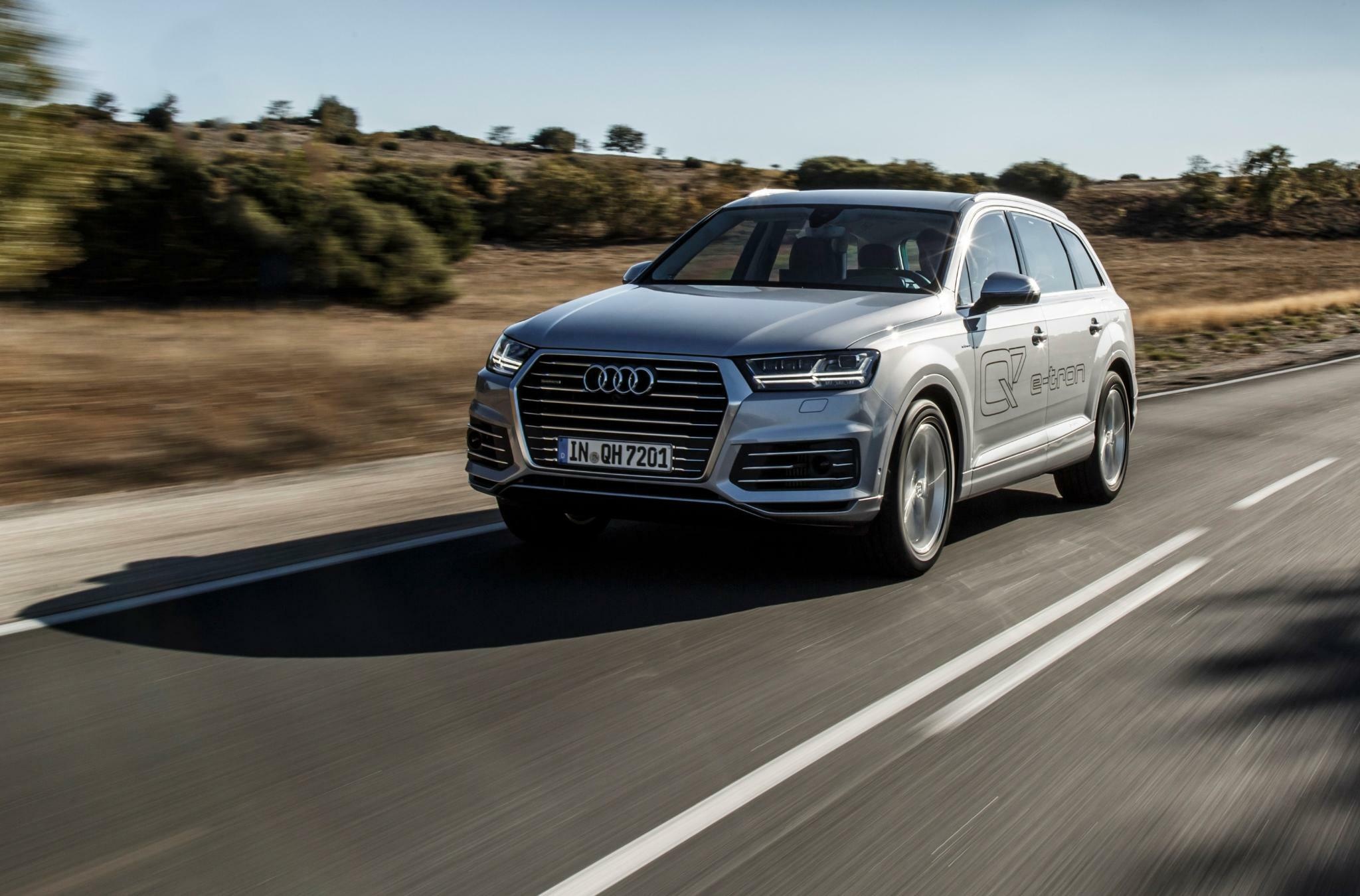 Audi Q7, E-Tron, Plug-in hybrid, Eco-friendly and efficient, 2050x1350 HD Desktop