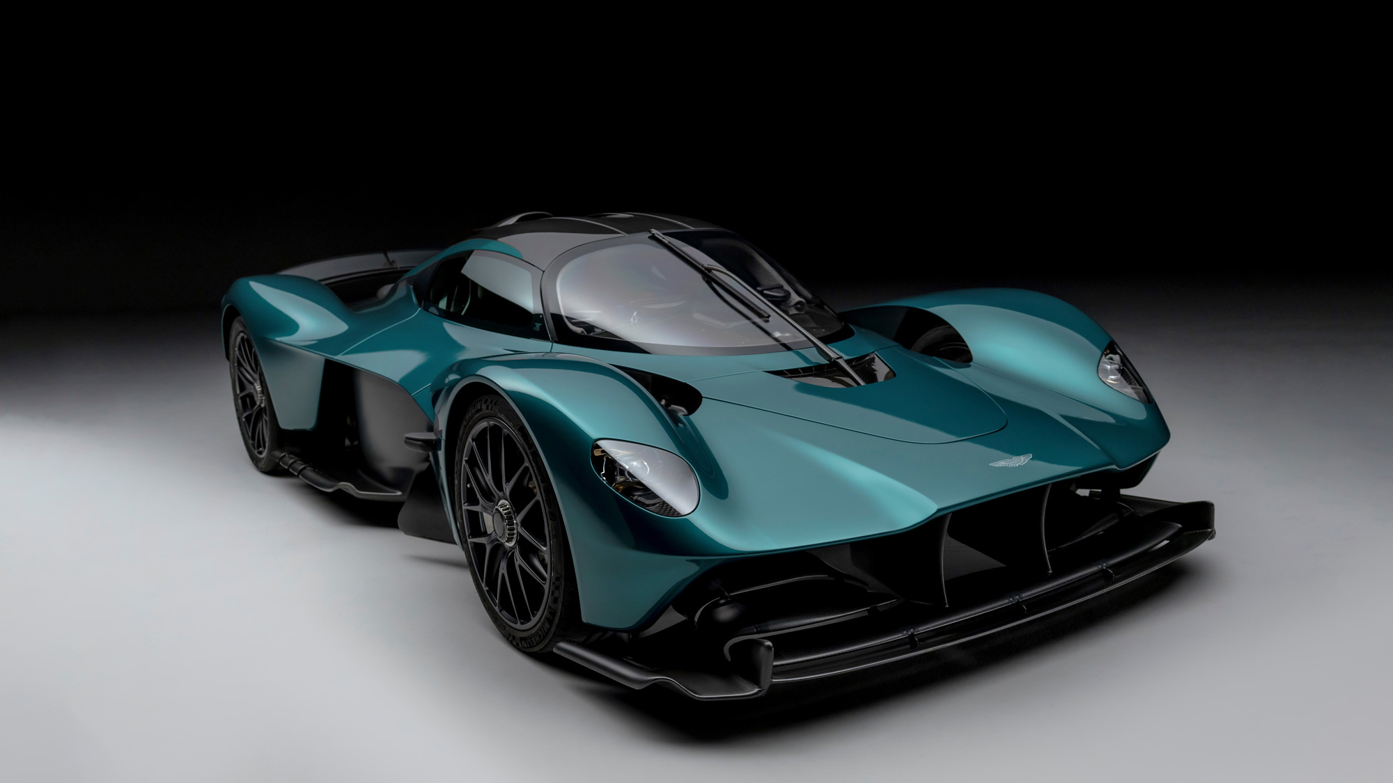 Aston Martin Valkyrie, Aston Martin Deutschland, 2000x1130 HD Desktop