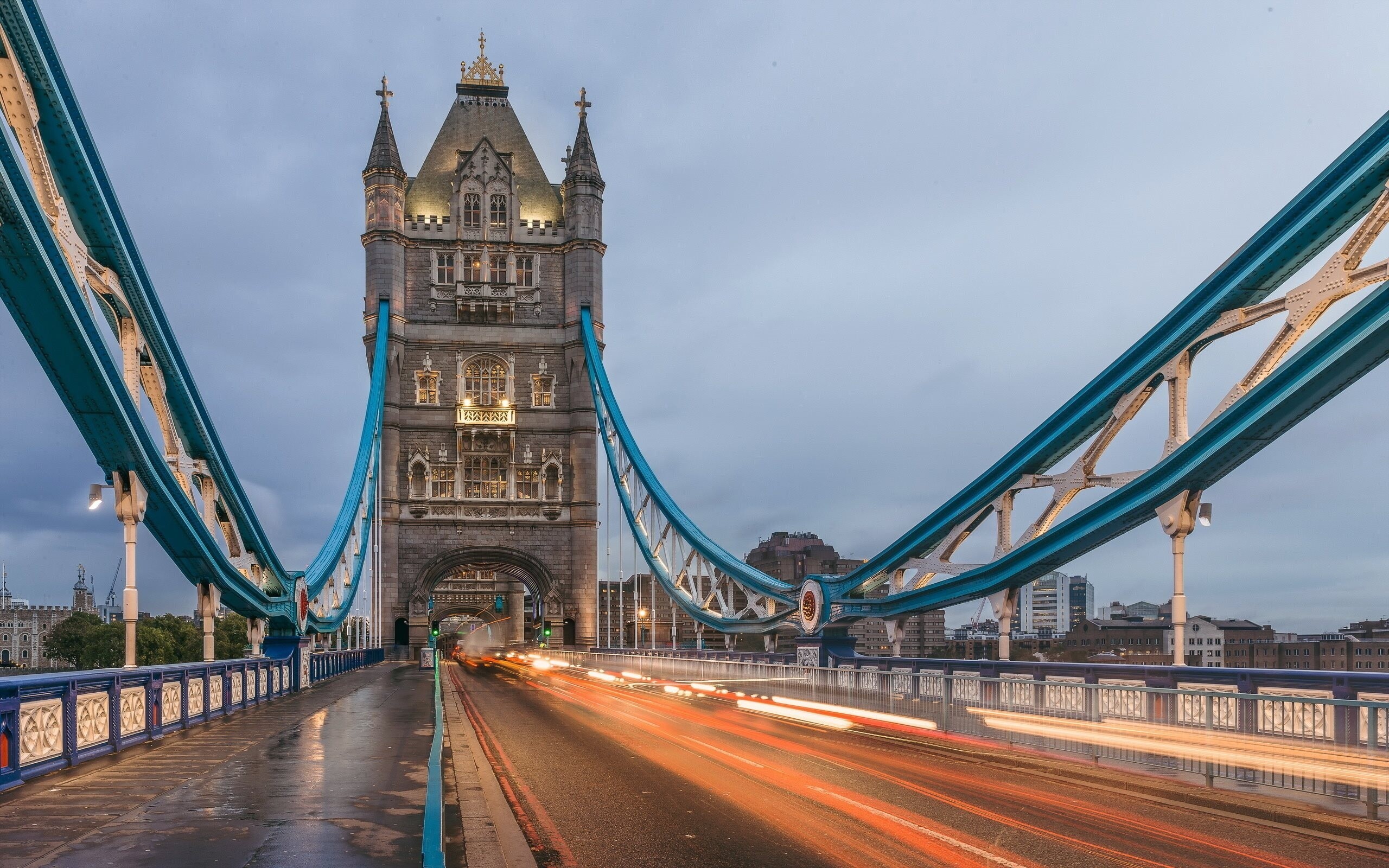 London sightseeing, Photogenic bridge, British heritage, Waterfront view, 2560x1600 HD Desktop