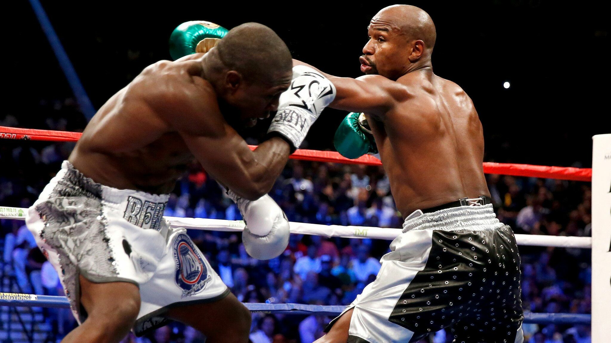 Andre Berto, Floyd Mayweather Wallpaper, 2050x1160 HD Desktop