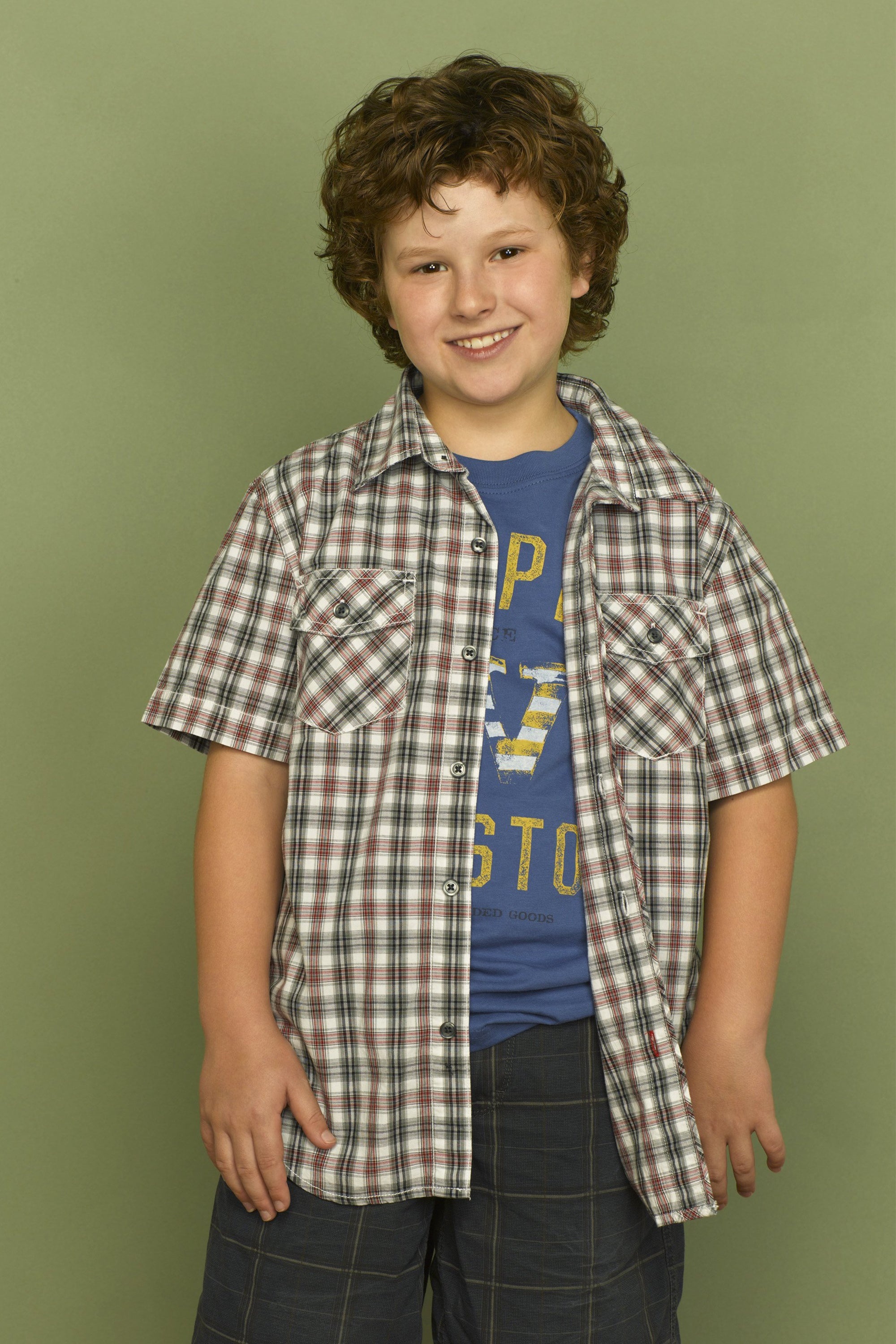 Luke Dunphy, Modern Family (TV Series) Wallpaper, 2000x3000 HD Phone