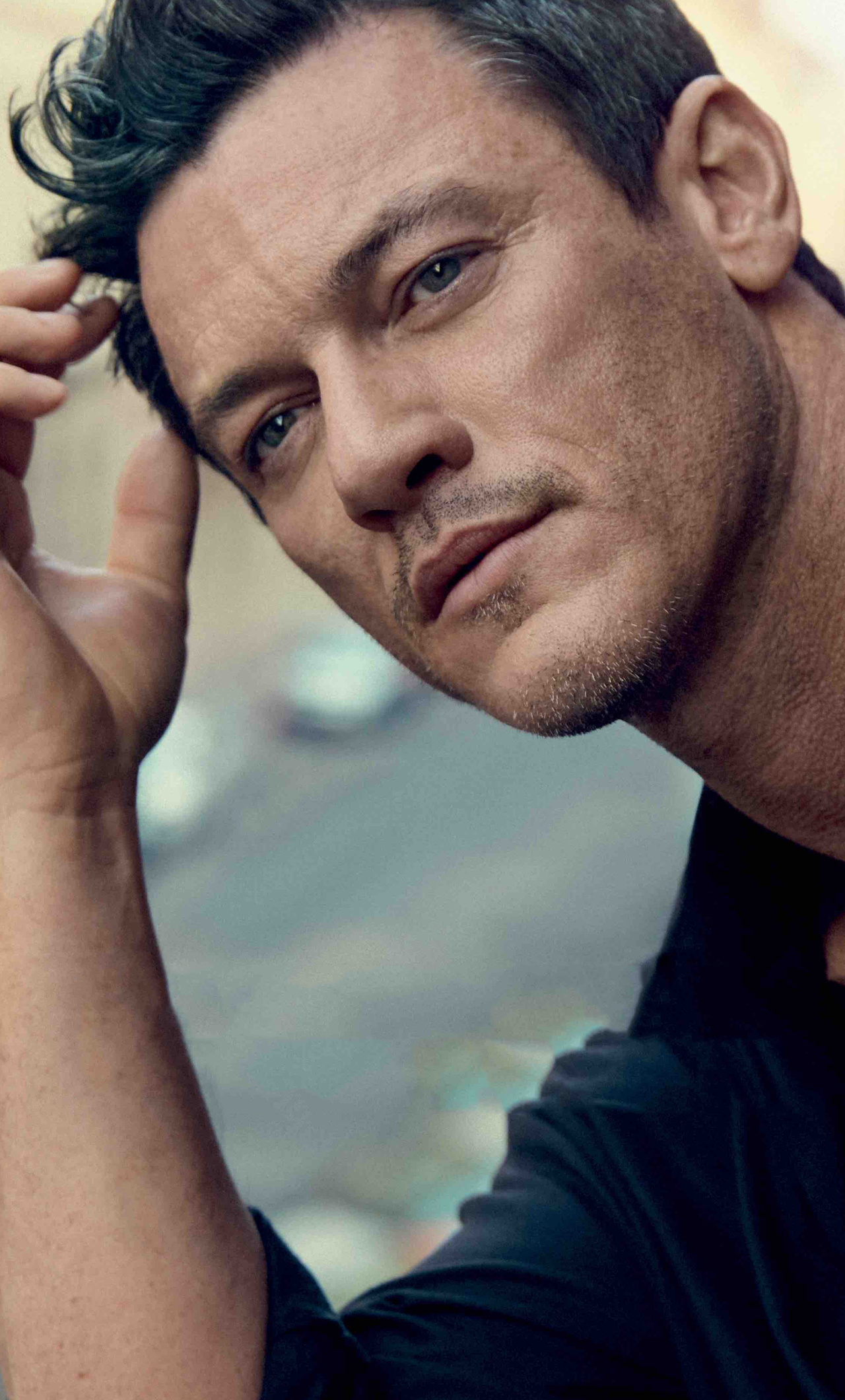 Luke Evans on iPhone, 4K wallpapers, HD backgrounds, Celebrities' photo gallery, 1280x2120 HD Phone