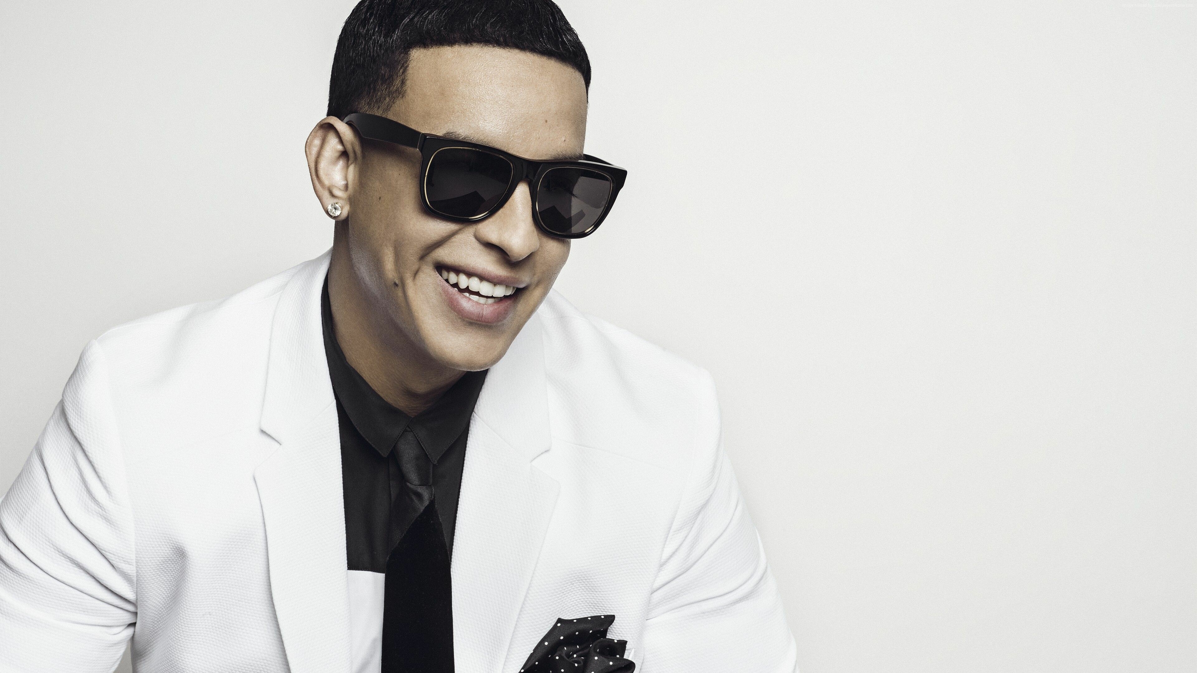 Daddy Yankee, Gorgeous men, Reggaeton star, Stunning photo, 3840x2160 4K Desktop