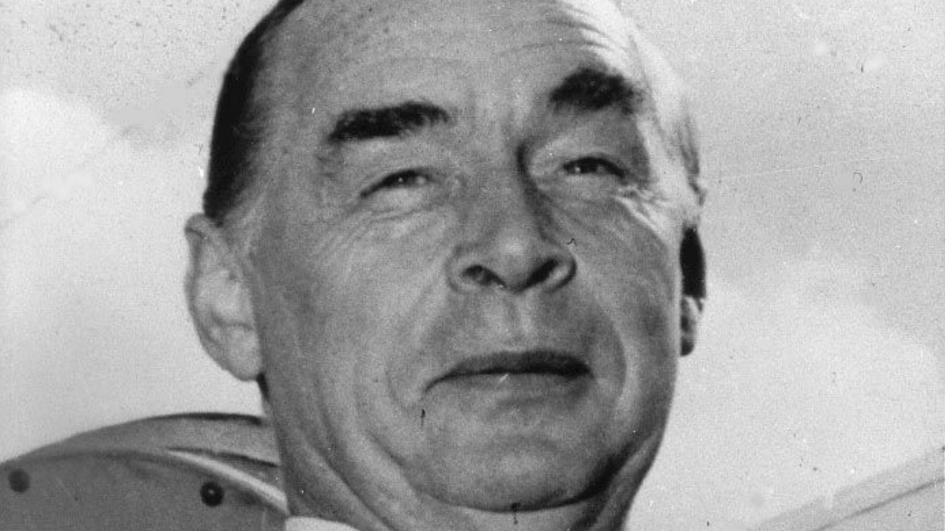 Erich Maria Remarque, Unpublished novel, Exile, French publication, 1920x1080 Full HD Desktop