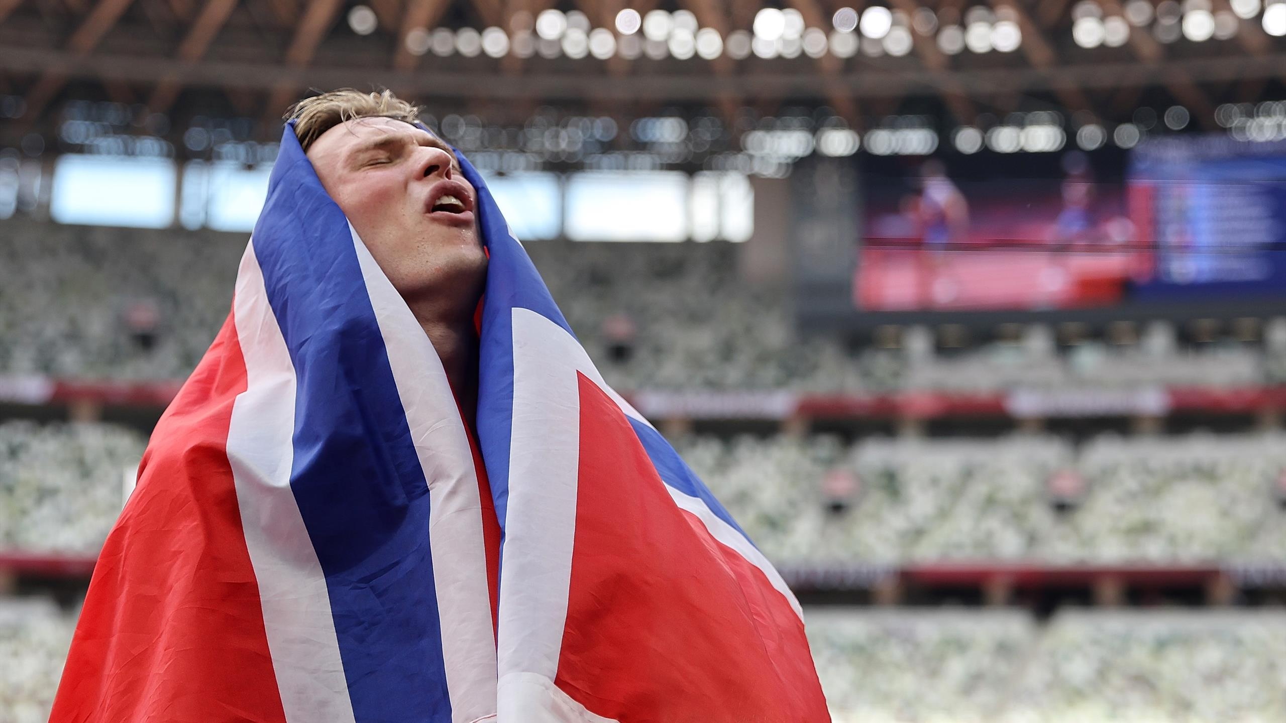 Karsten Warholm, Norwegian hurdler, Athletic dominance, World record holder, 2560x1440 HD Desktop