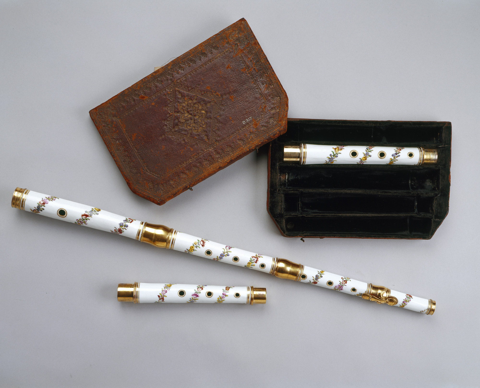 Flute, Meissen porcelain, Transverse flute, Music instrument, 2000x1620 HD Desktop