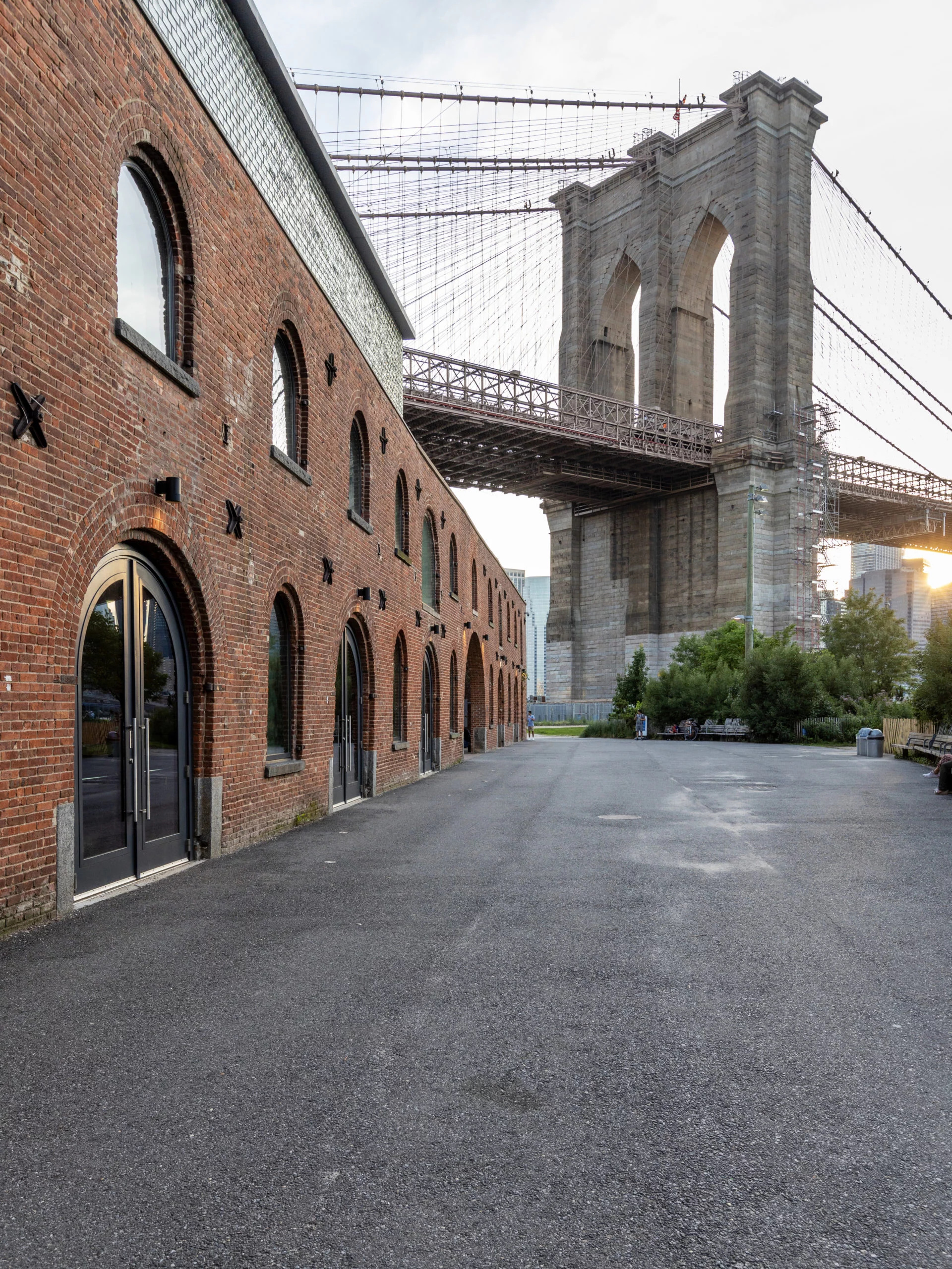 St. Ann's Warehouse, Brooklyn Bridge Wallpaper, 1920x2560 HD Phone