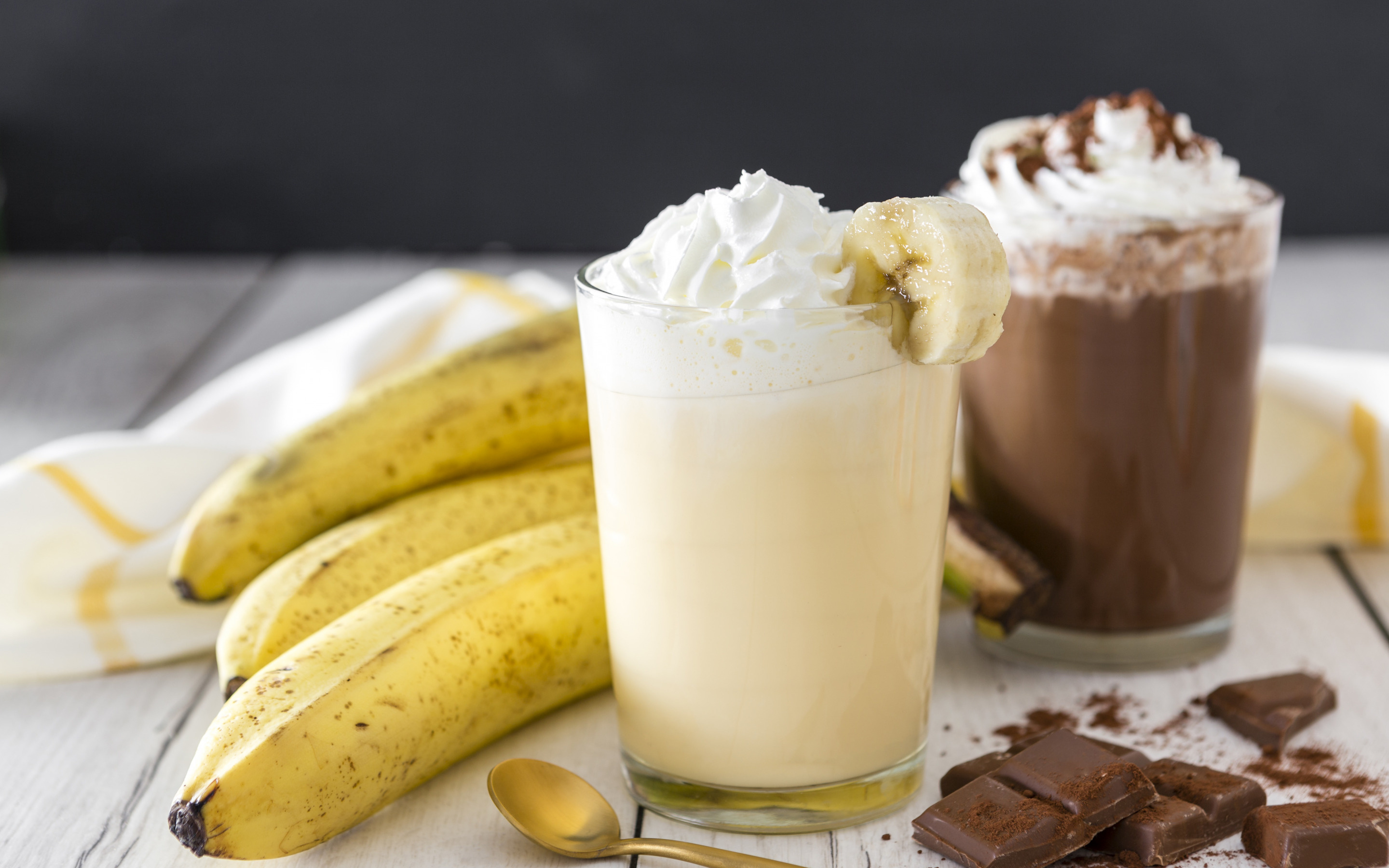 Banana and chocolate, Milkshakes Wallpaper, 2880x1800 HD Desktop