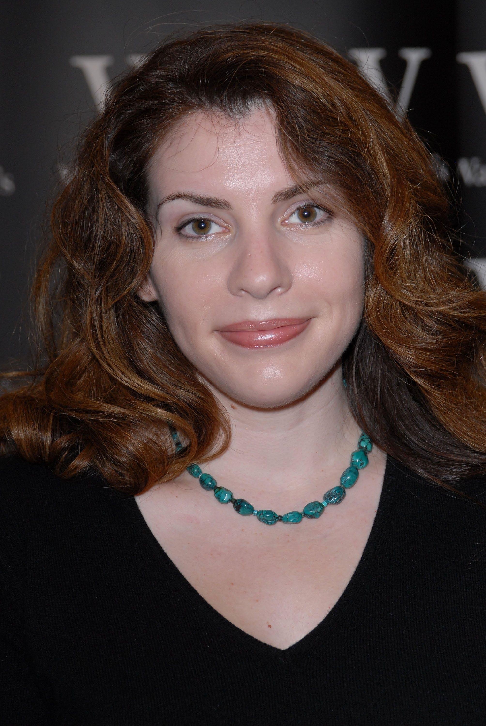 Stephenie Meyer, Who2, Biography, Author, 2010x3000 HD Phone