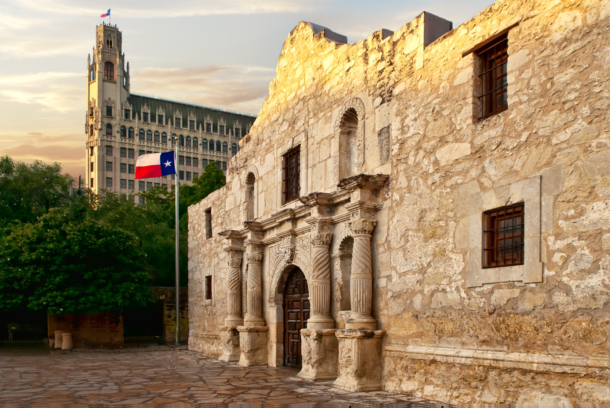 The Emily Morgan Hotel, San Antonio history, Historic landmark, Elegant charm, 2000x1340 HD Desktop