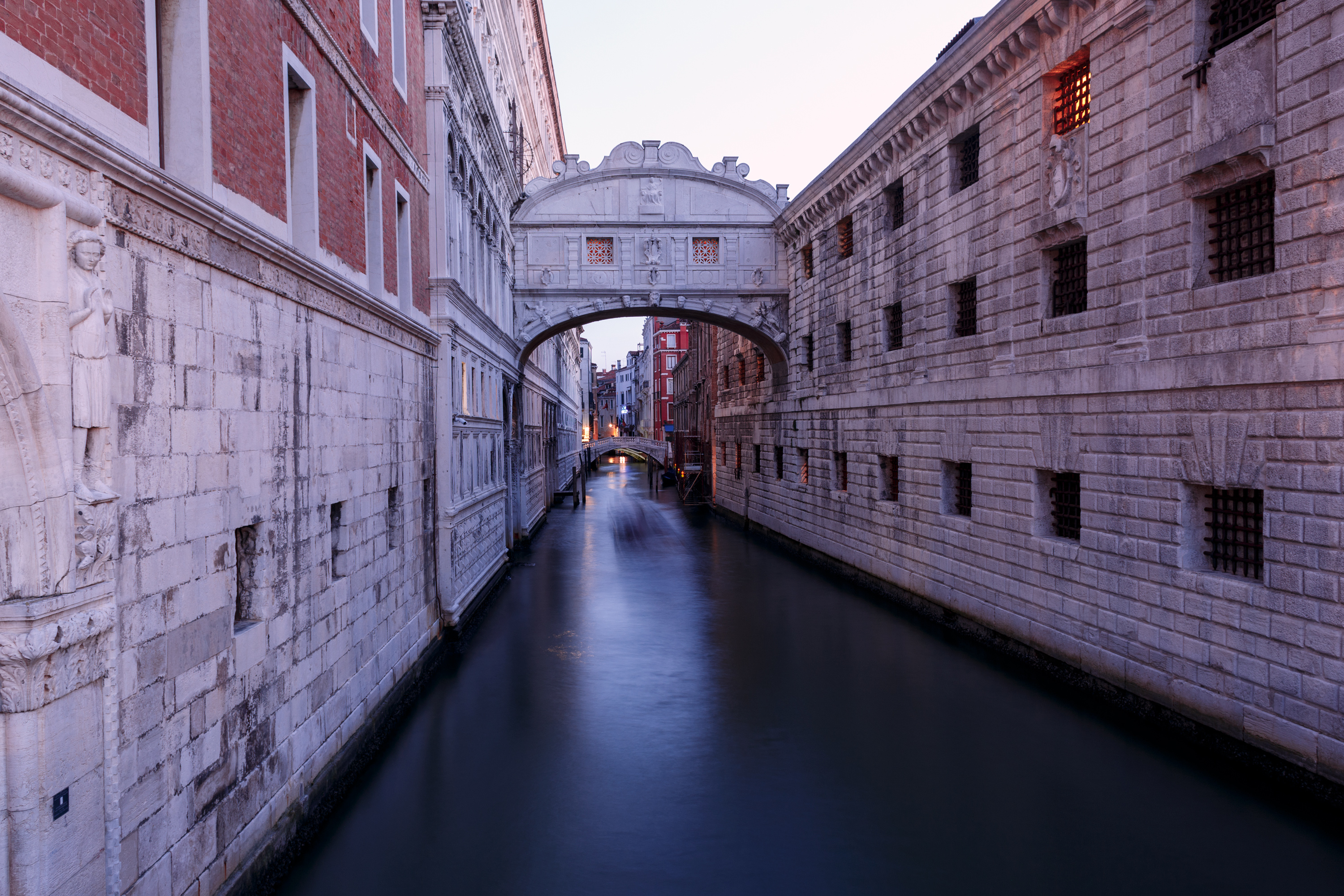 Bridge of Sighs, Stunning photography, Aesthetic beauty, Timeless charm, 3000x2000 HD Desktop