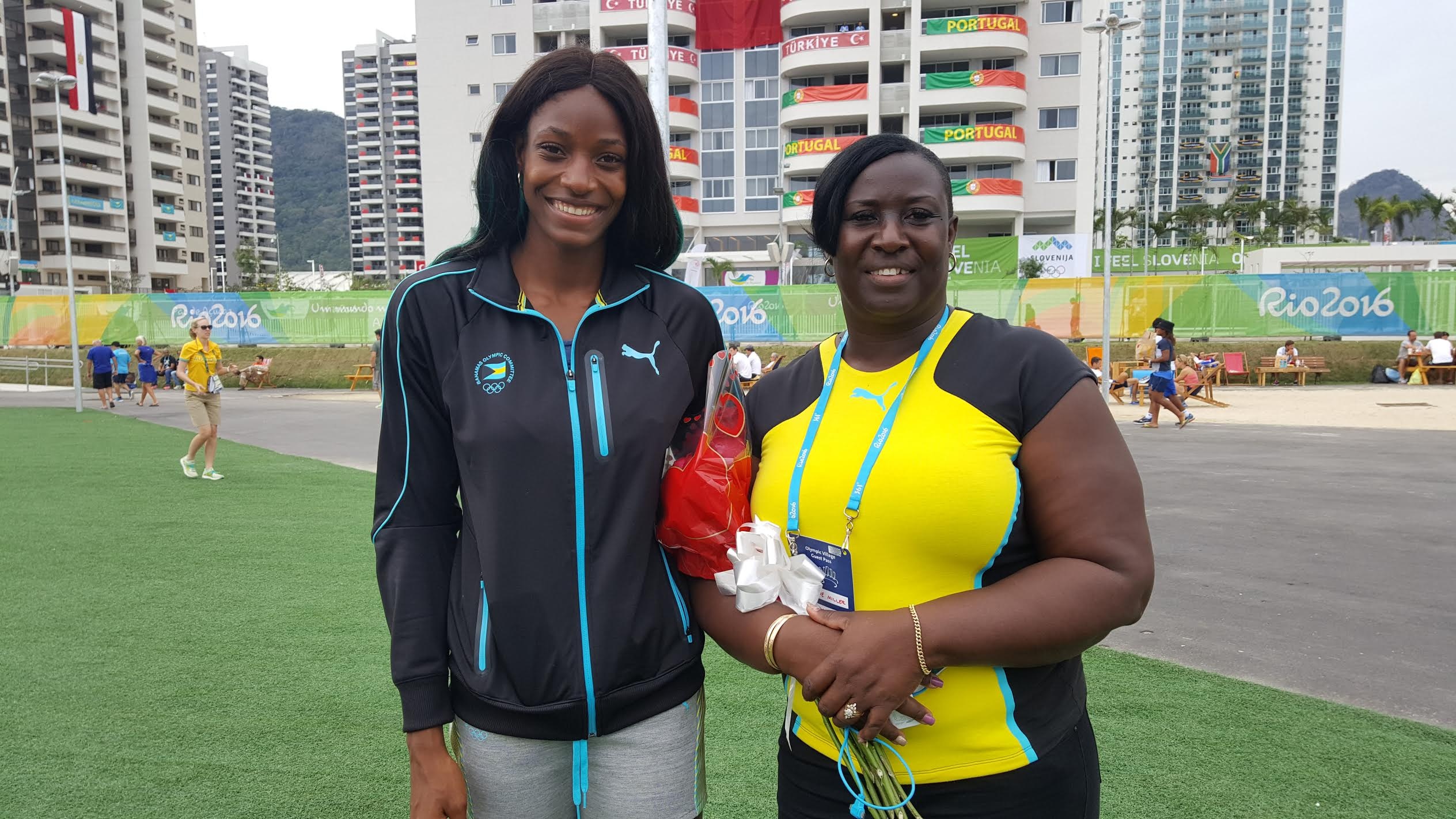 Shaunae Millers mom, TrackAlerts, Bahamas, Olympic, 2530x1430 HD Desktop