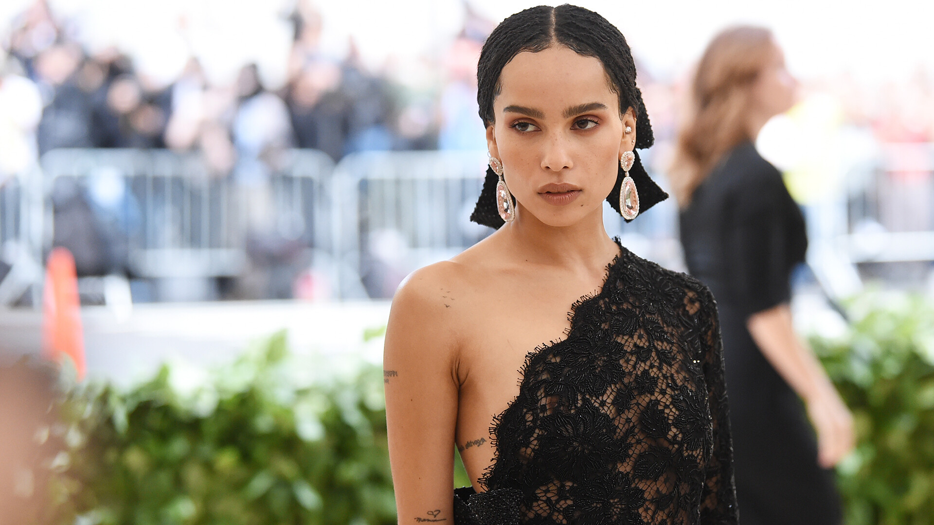 Zoe Kravitz's response, Men telling her to smile, StyleCaster, 1920x1080 Full HD Desktop