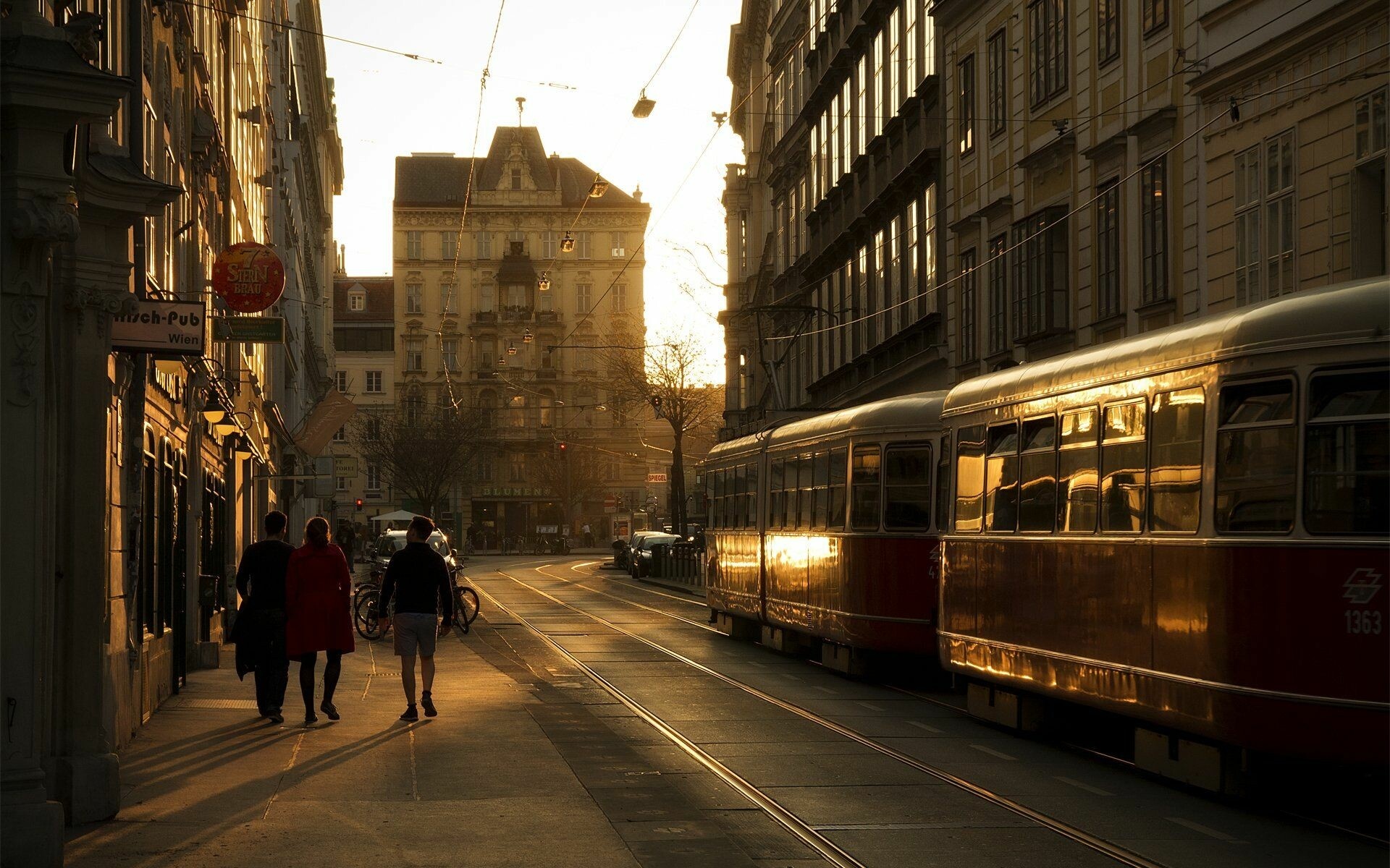 Tram travels, Vienna wallpapers, Mobile free images, iPhone android, 1920x1200 HD Desktop