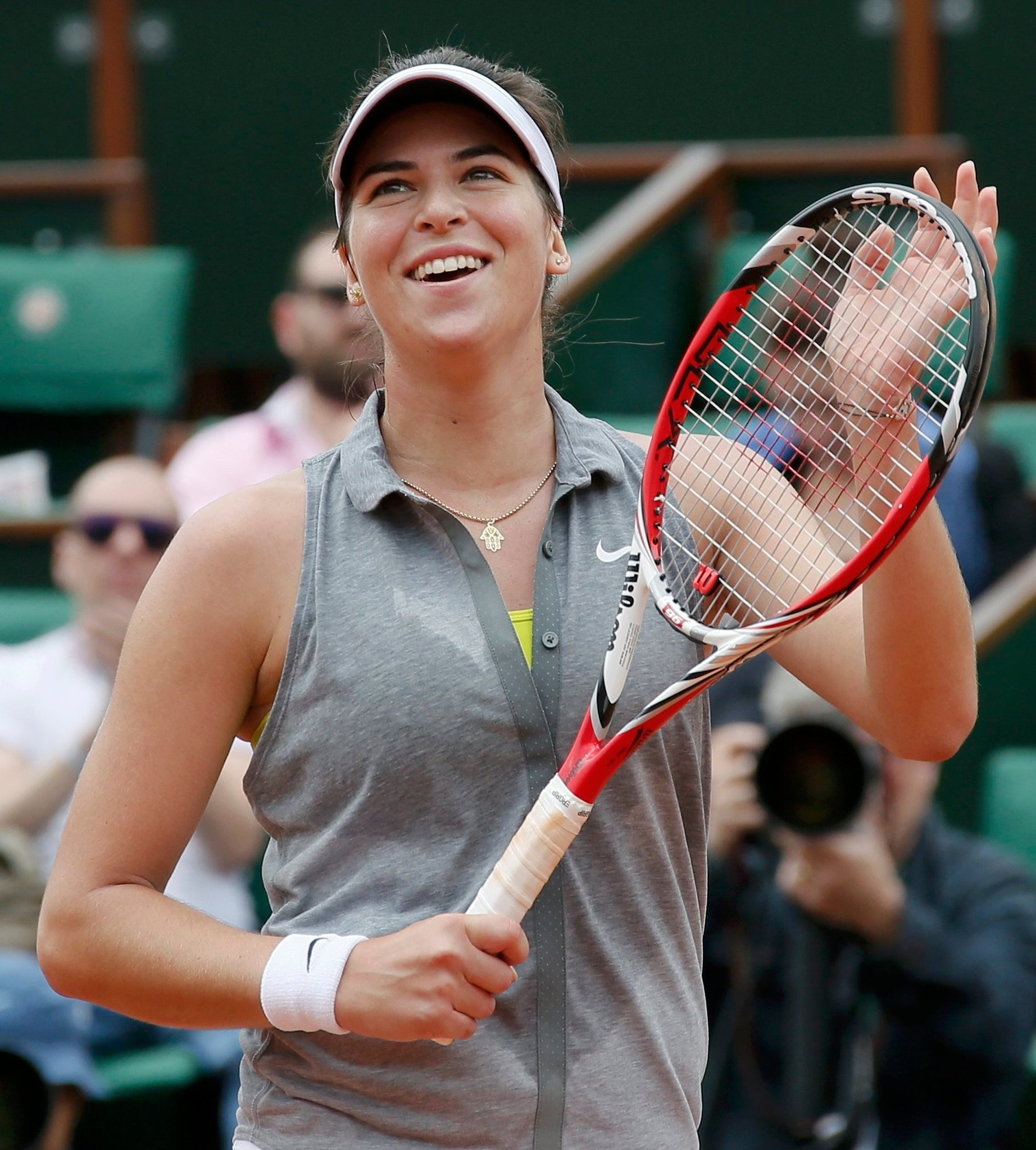 Ajla Tomljanovic, Agnieszka Radwanska, Victory, 1850x2050 HD Phone