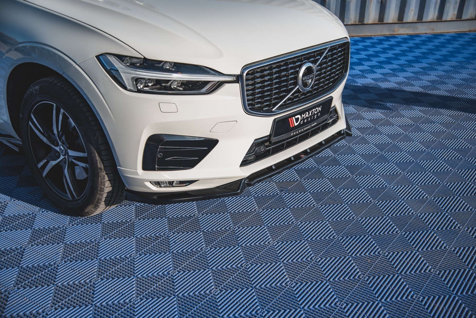 Volvo XC60, Front ansatz design, Aerodynamic tuning, Refined black matt finish, 2000x1340 HD Desktop