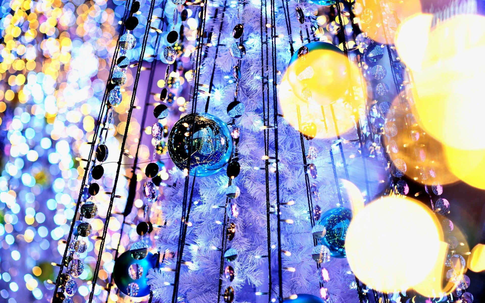 Garland balls, Tree reflection, Bokeh lights, Festive background, 1920x1200 HD Desktop