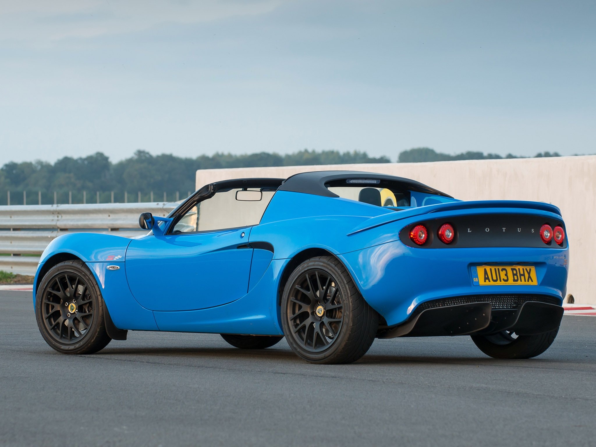Lotus Elise, Club racer, Wallpaper 384586, Sports car, 2050x1540 HD Desktop